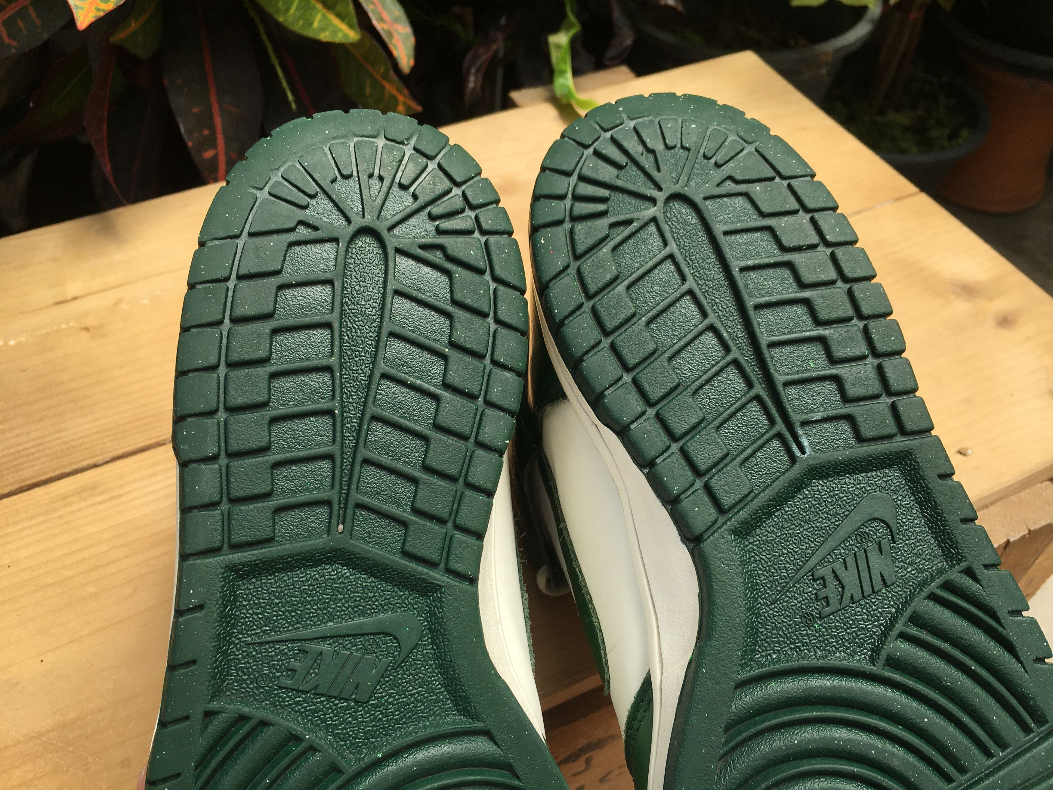 Nike Nike Dunk High Gorge Green Sail Pack 2012 Size US 10.5 / EU 43-44 - 15 Thumbnail