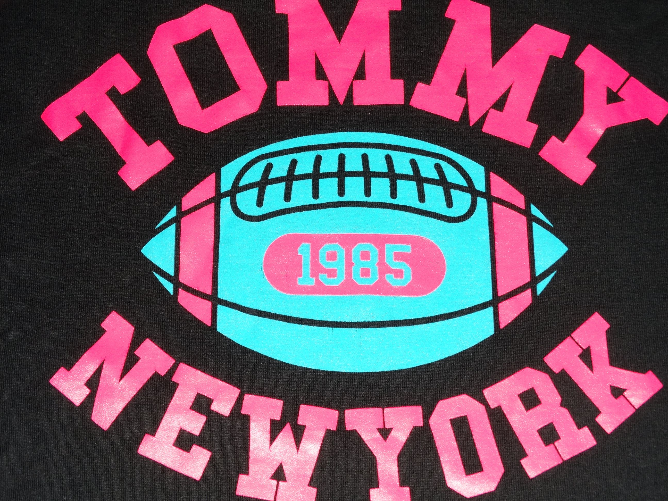 Tommy Hilfiger × Tommy Jeans W10 Tommy Hilfiger new york 1985 Football design M 90's Size US M / EU 48-50 / 2 - 5 Thumbnail