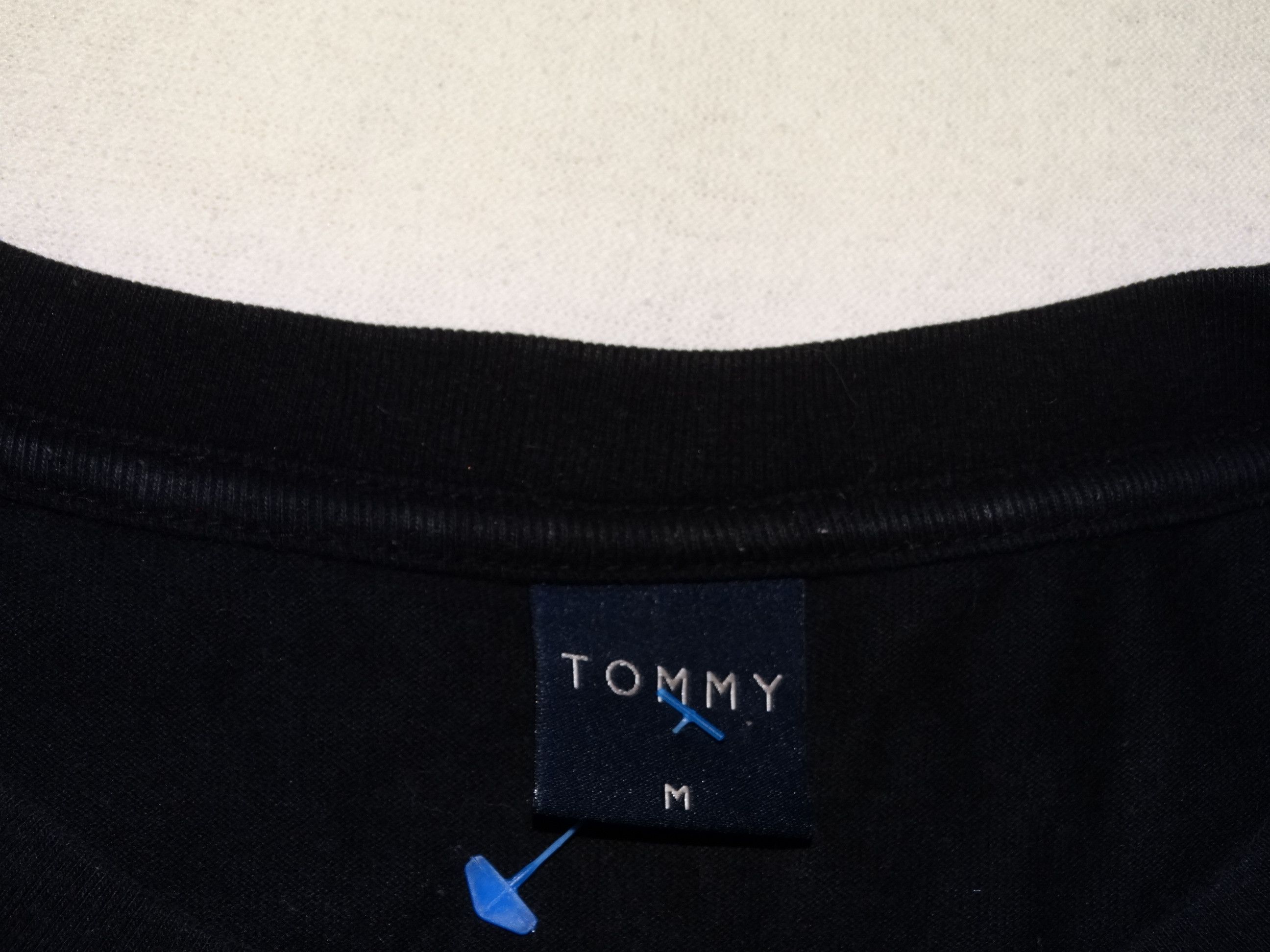 Tommy Hilfiger × Tommy Jeans W10 Tommy Hilfiger new york 1985 Football design M 90's Size US M / EU 48-50 / 2 - 3 Thumbnail
