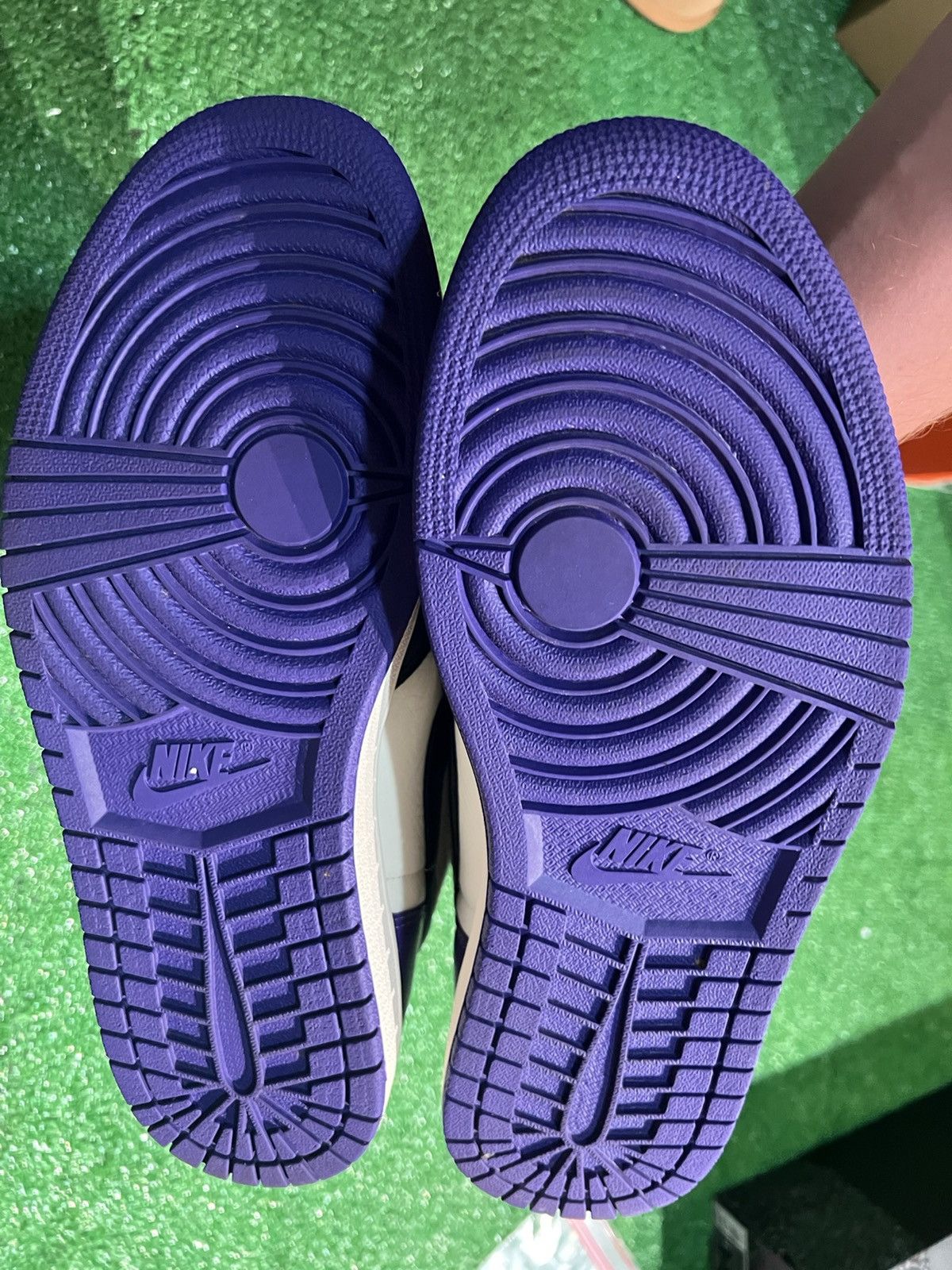 Jordan Brand × Nike Air Jordan 1 Retro High OG Court Purple 2018 Size US 11.5 / EU 44-45 - 5 Thumbnail