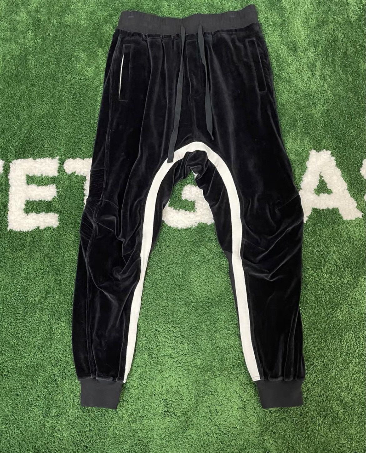 Haider Ackermann Haider Ackermann Velvet Sweatpants Size S Size US 32 / EU 48 - 1 Thumbnail