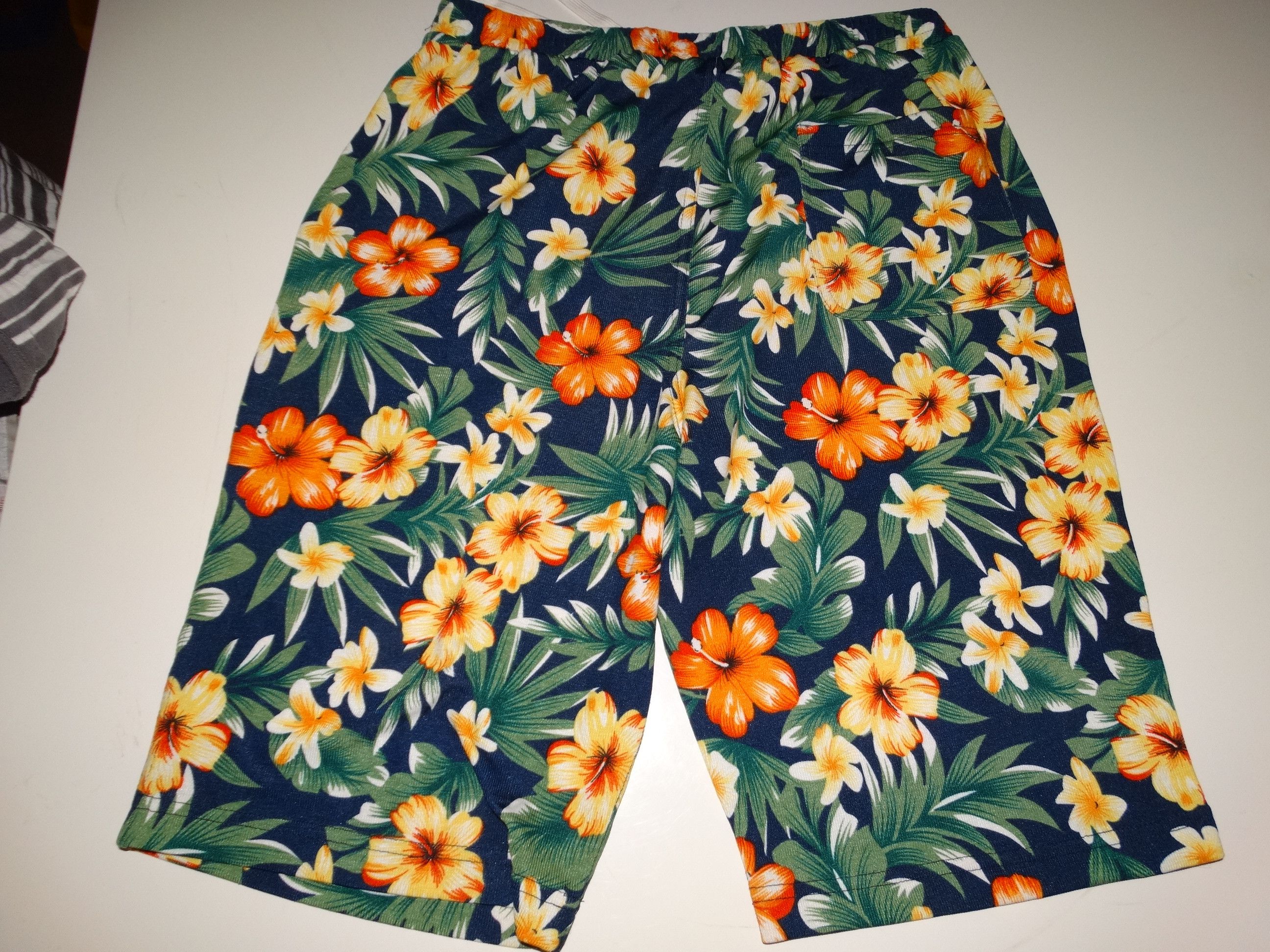 Other E7 hawaii floral flowers long short New w31 w33 w34 w36 Size US 32 / EU 48 - 12 Thumbnail