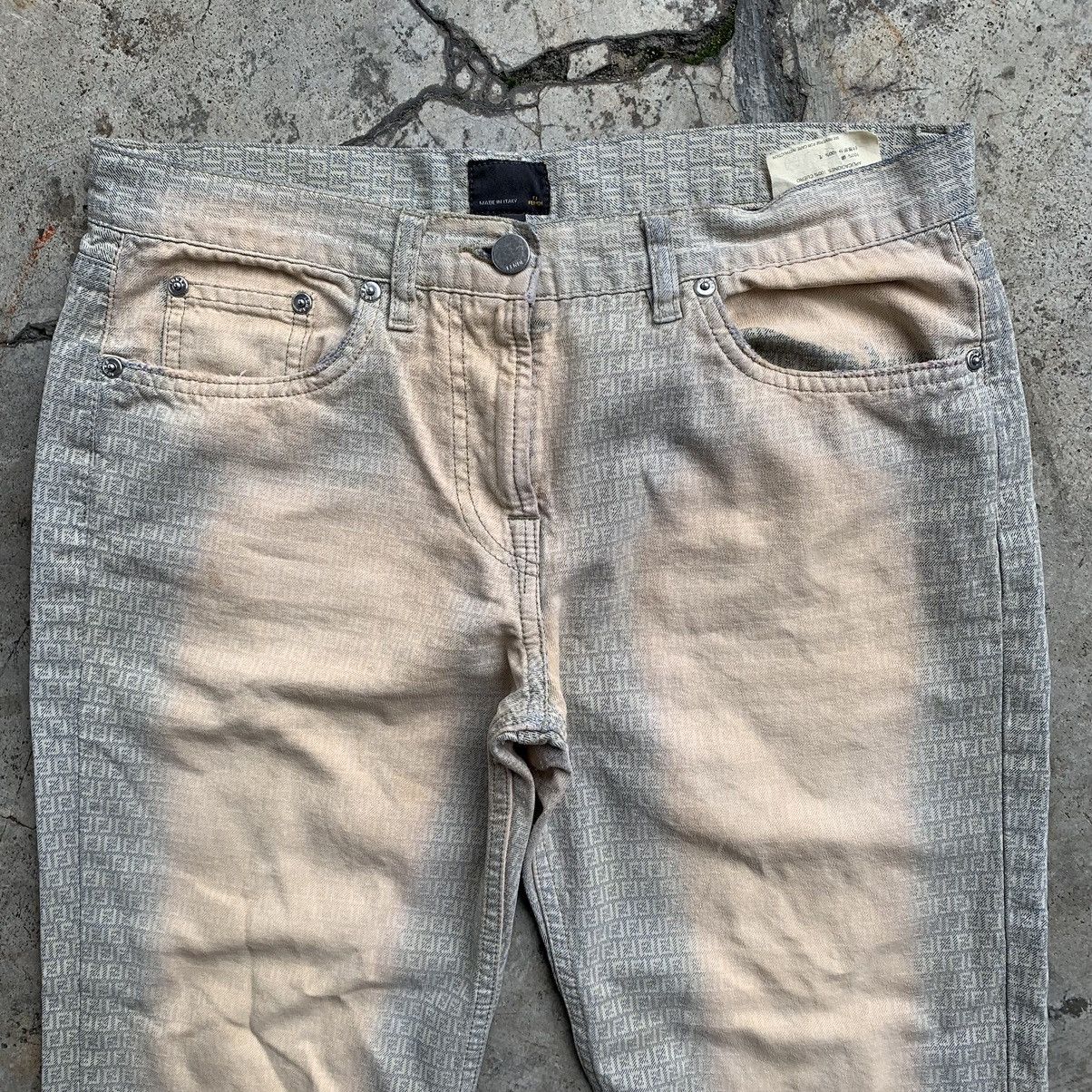 Fendi Fendi monogram denim jeans vintage Size 27" / US 4 / IT 40 - 1 Thumbnail