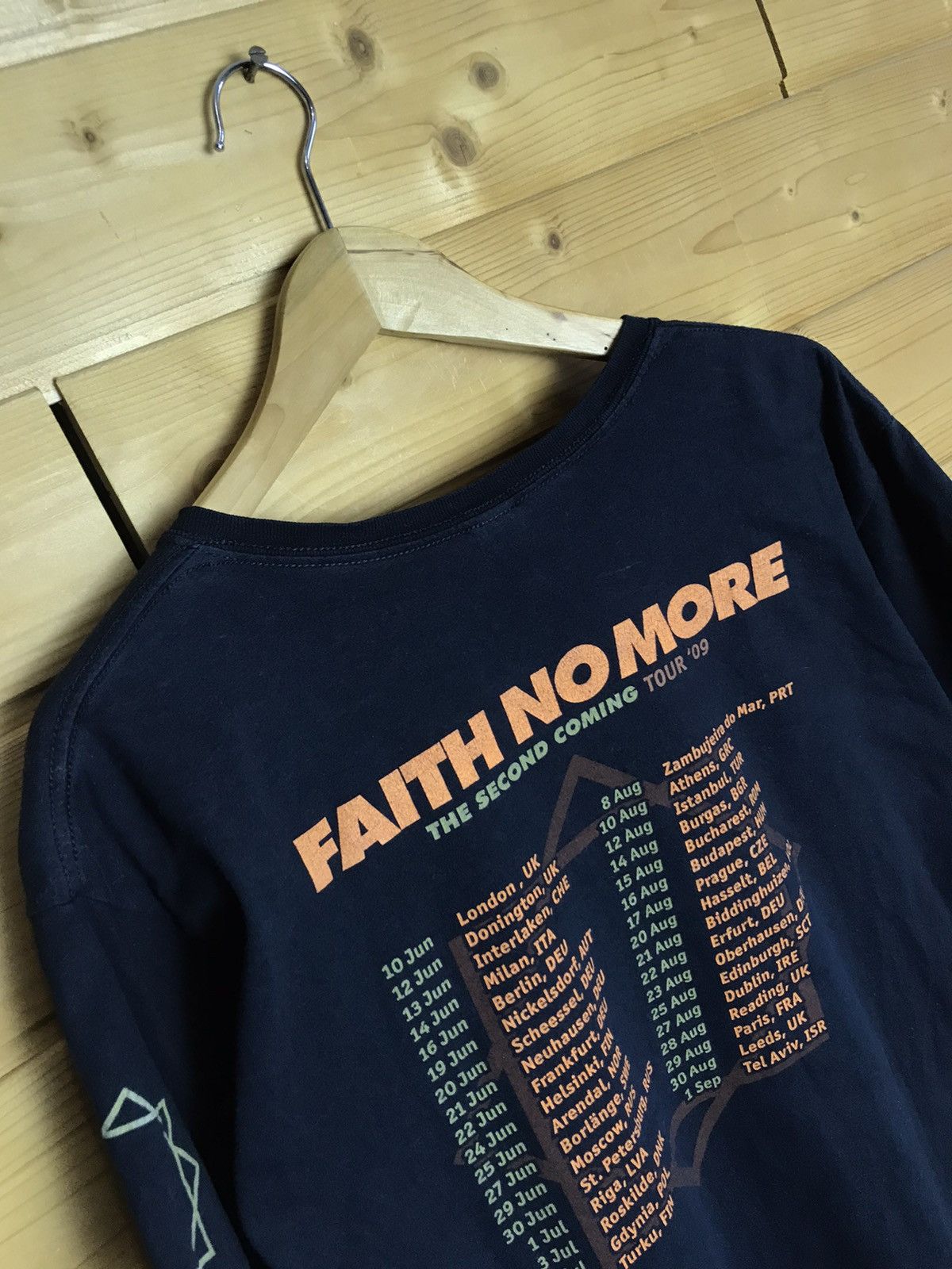 Band Tees Faith No More 2009 tour t-shirt Size US L / EU 52-54 / 3 - 8 Thumbnail