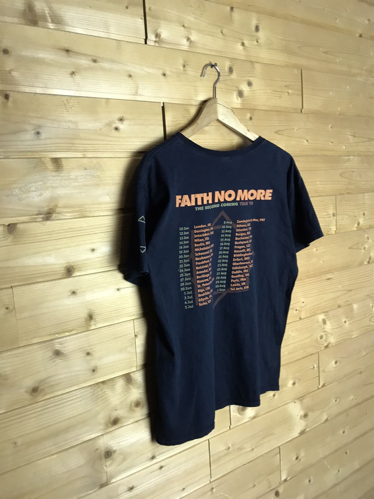 Band Tees Faith No More 2009 tour t-shirt Size US L / EU 52-54 / 3 - 7 Thumbnail
