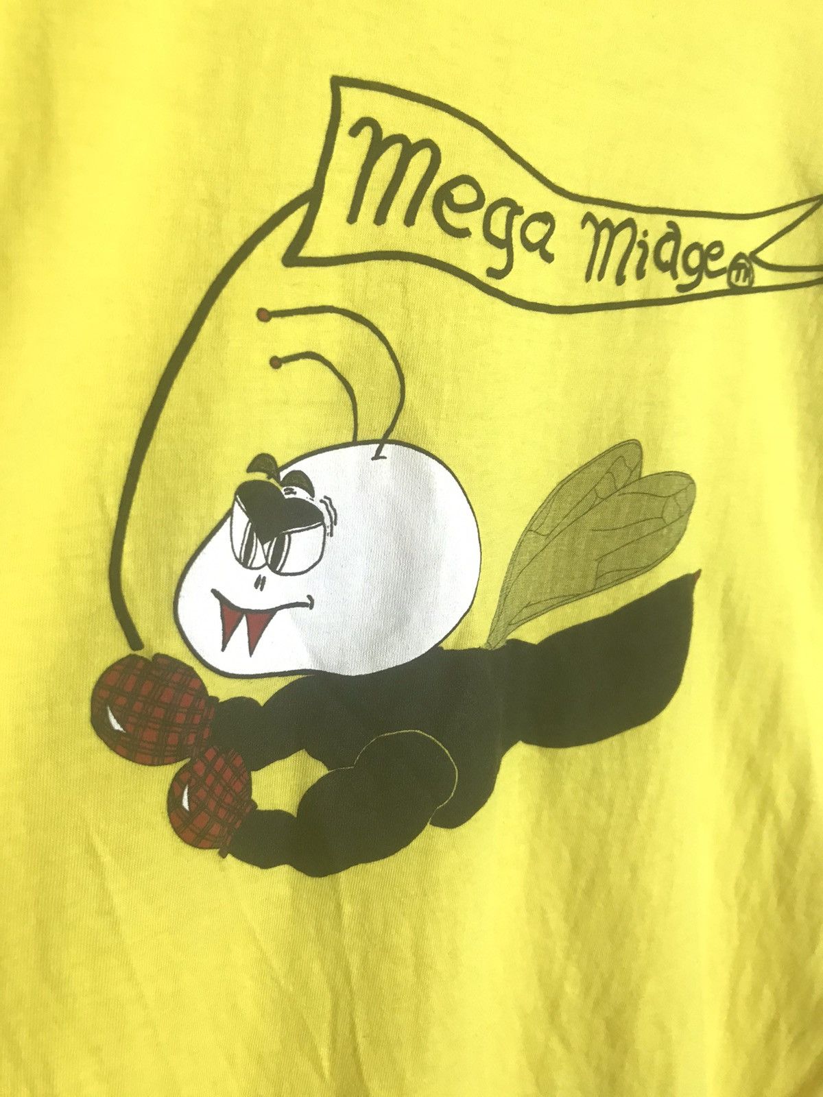 Vintage Vintage Mega Midge attack funny shirt Size US S / EU 44-46 / 1 - 3 Thumbnail