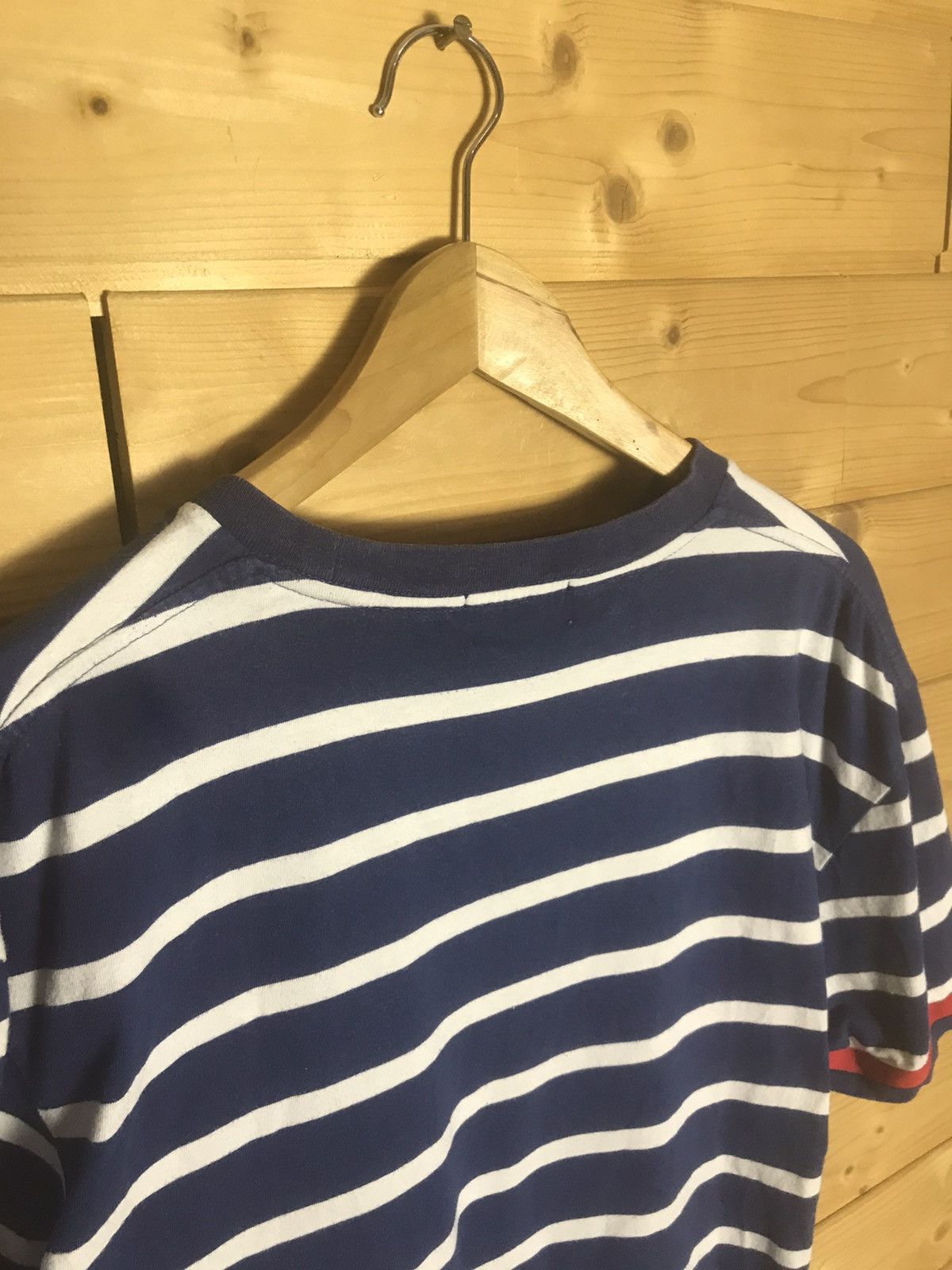 Disney Vintage Disneyland Hong Kong striped t-shirt Size US XL / EU 56 / 4 - 9 Thumbnail