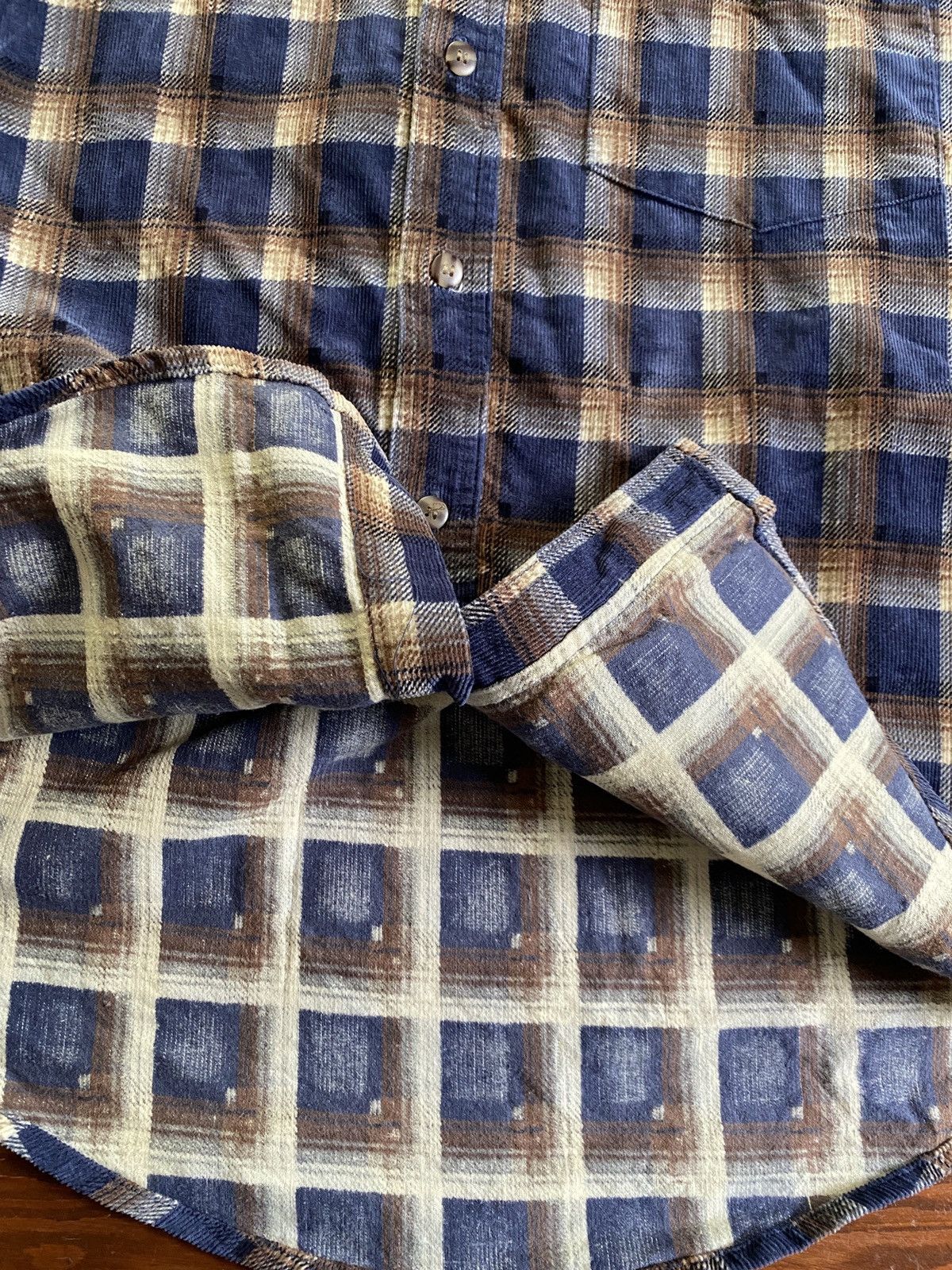 Vintage Vintage 90’s Thin Corduroy Plaid Long Sleeve Button Up Size US S / EU 44-46 / 1 - 8 Thumbnail