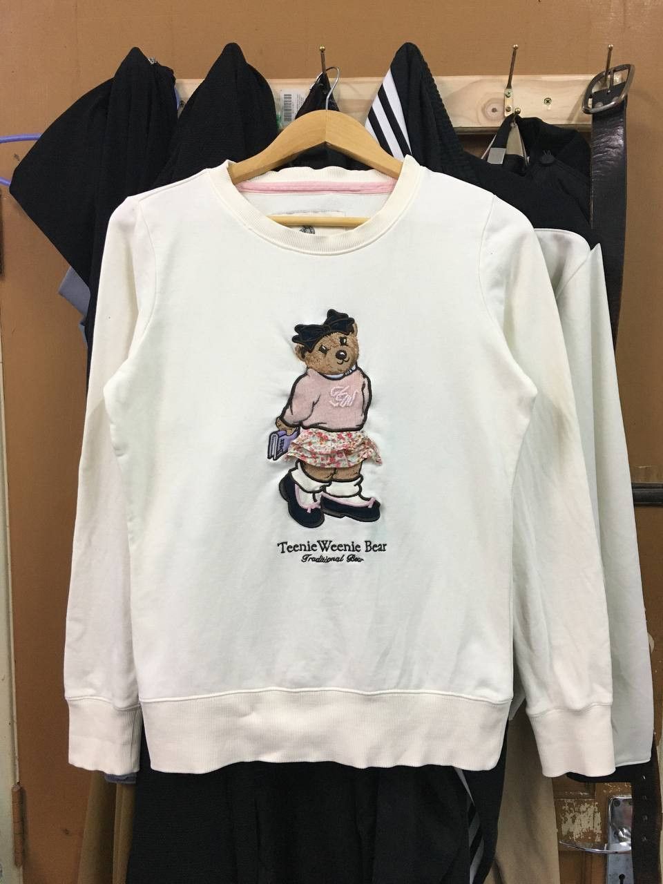 Japanese Brand × Vintage Vintage Teenie Weenie Bear Sweatshirt Size US S / EU 44-46 / 1 - 1 Thumbnail