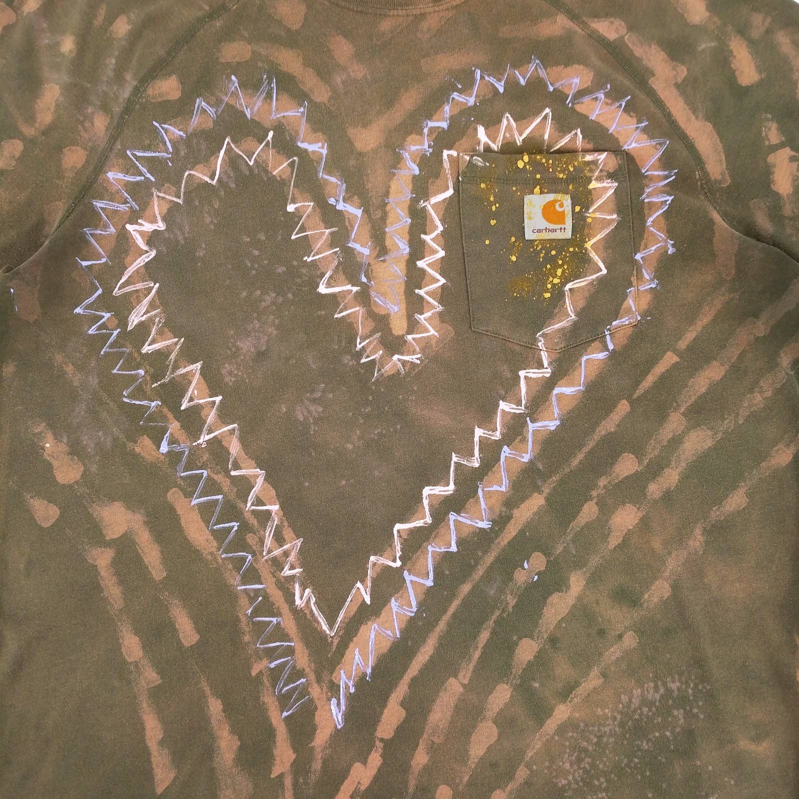 Carhartt Carhartt Custom Painted Bleached Tie Dye Heart T-Shirt Size US L / EU 52-54 / 3 - 2 Thumbnail