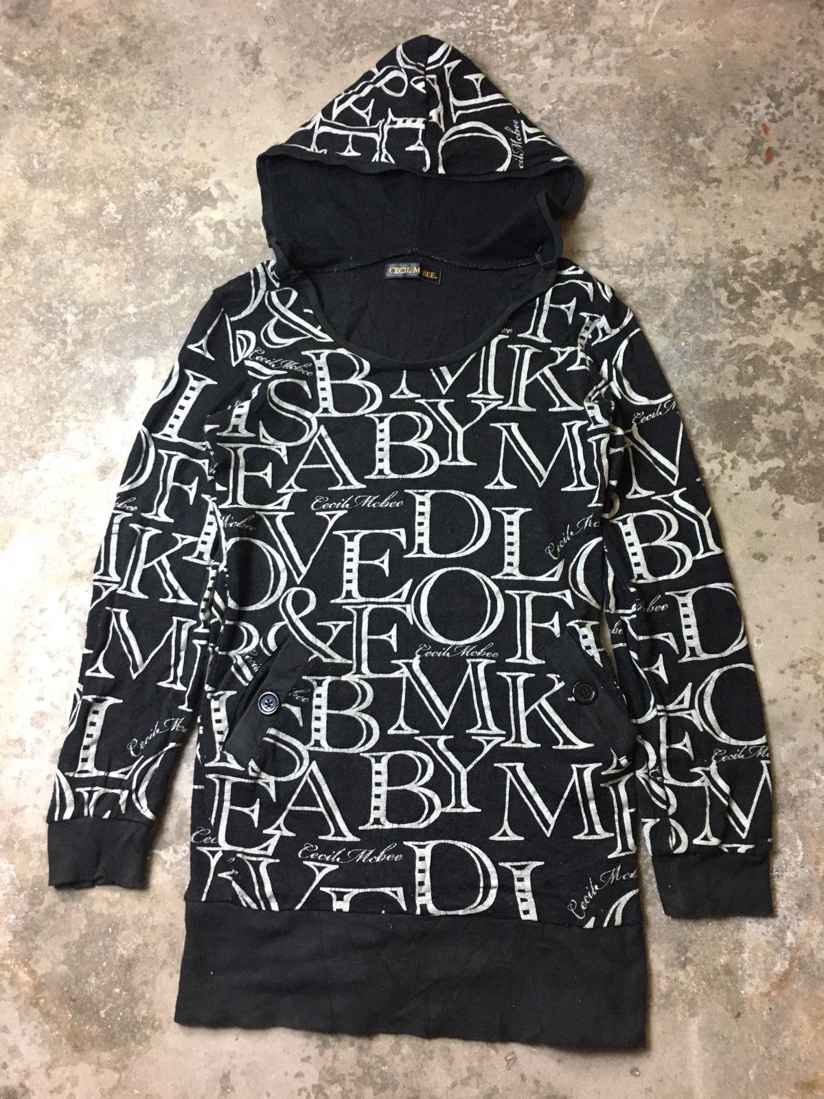 Designer × Japanese Brand Vintage CECIL McBEE Full print Hoodie Size XS / US 0-2 / IT 36-38 - 1 Thumbnail