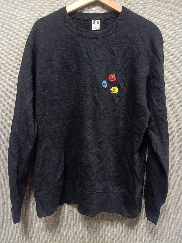 Kaws × Uniqlo sweatshirt kaws sesame street very rare Size US L / EU 52-54 / 3 - 1 Thumbnail