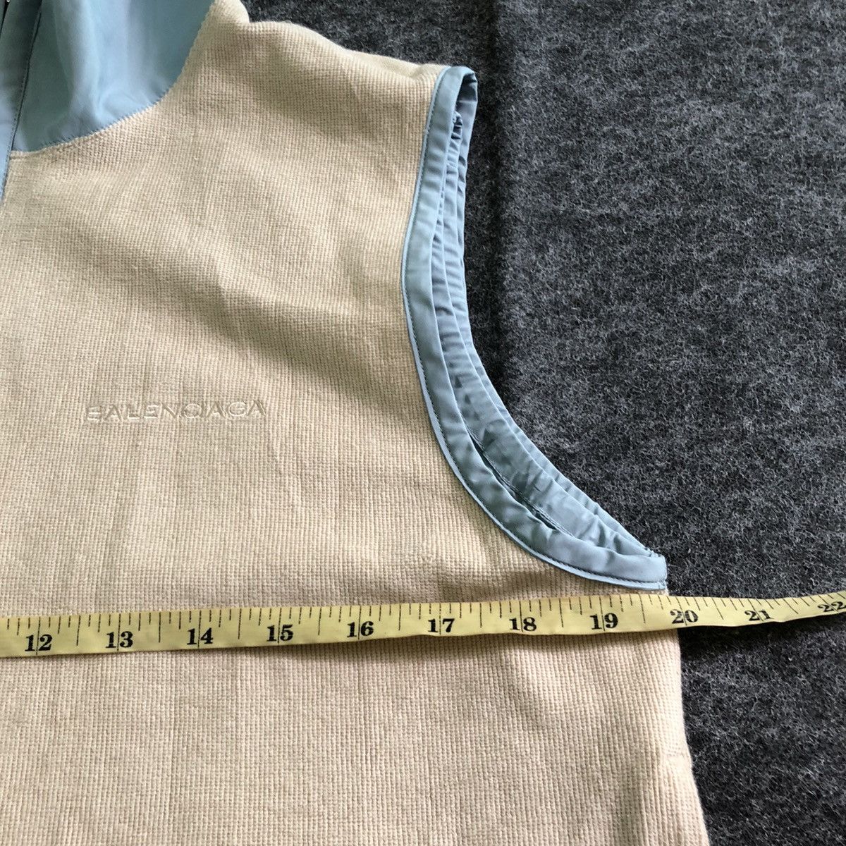 Balenciaga × Vintage Vintage Balenciaga Paris Vest Script Logo Made In Japan Size US L / EU 52-54 / 3 - 9 Thumbnail