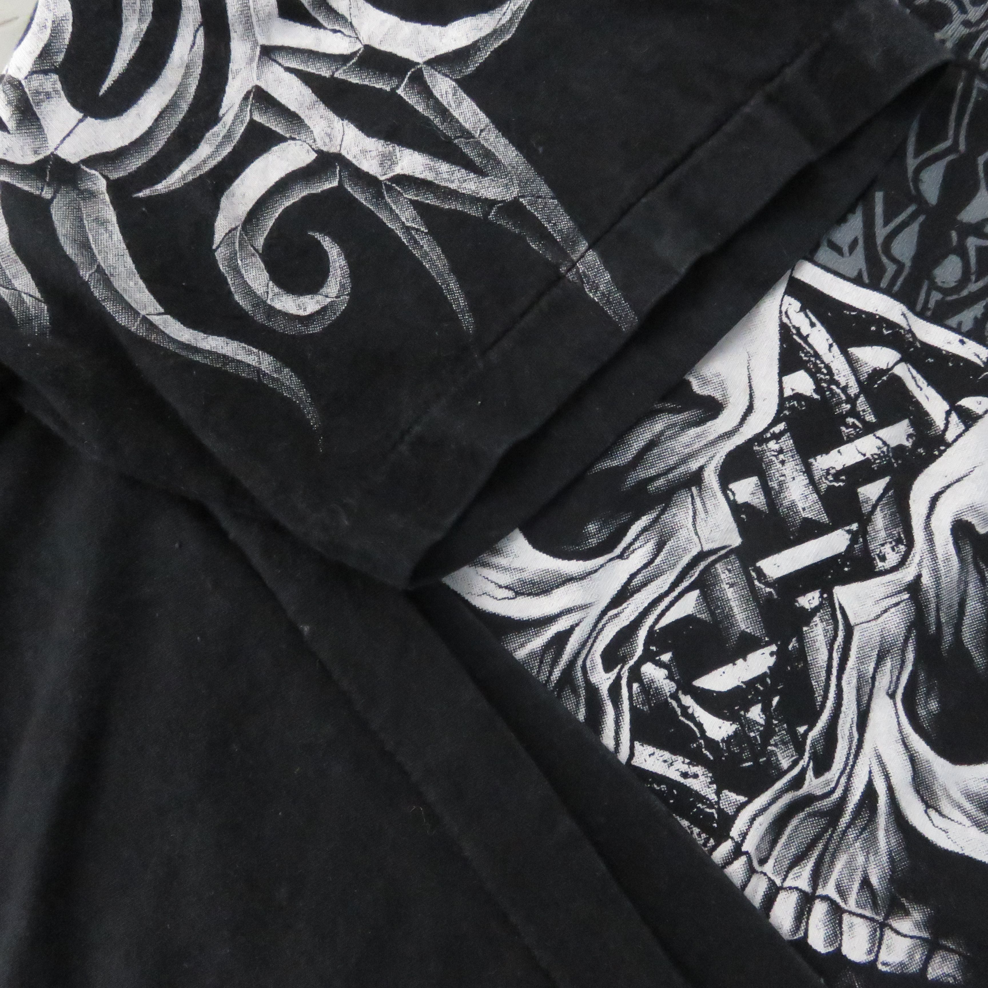 Vintage Vintage 90's Skull Fullprint Single Stitch Tee Shirt Size US L / EU 52-54 / 3 - 8 Thumbnail