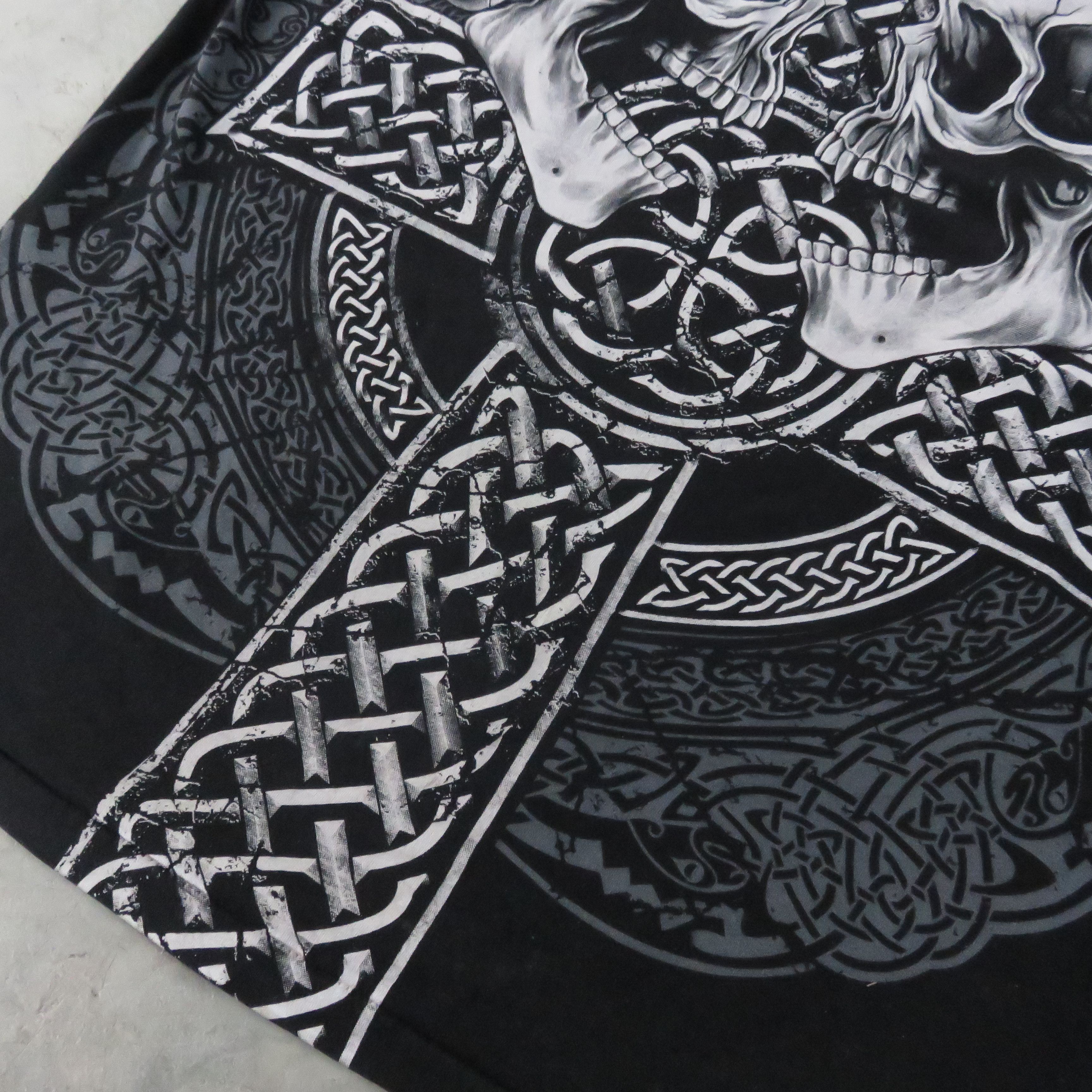 Vintage Vintage 90's Skull Fullprint Single Stitch Tee Shirt Size US L / EU 52-54 / 3 - 3 Thumbnail