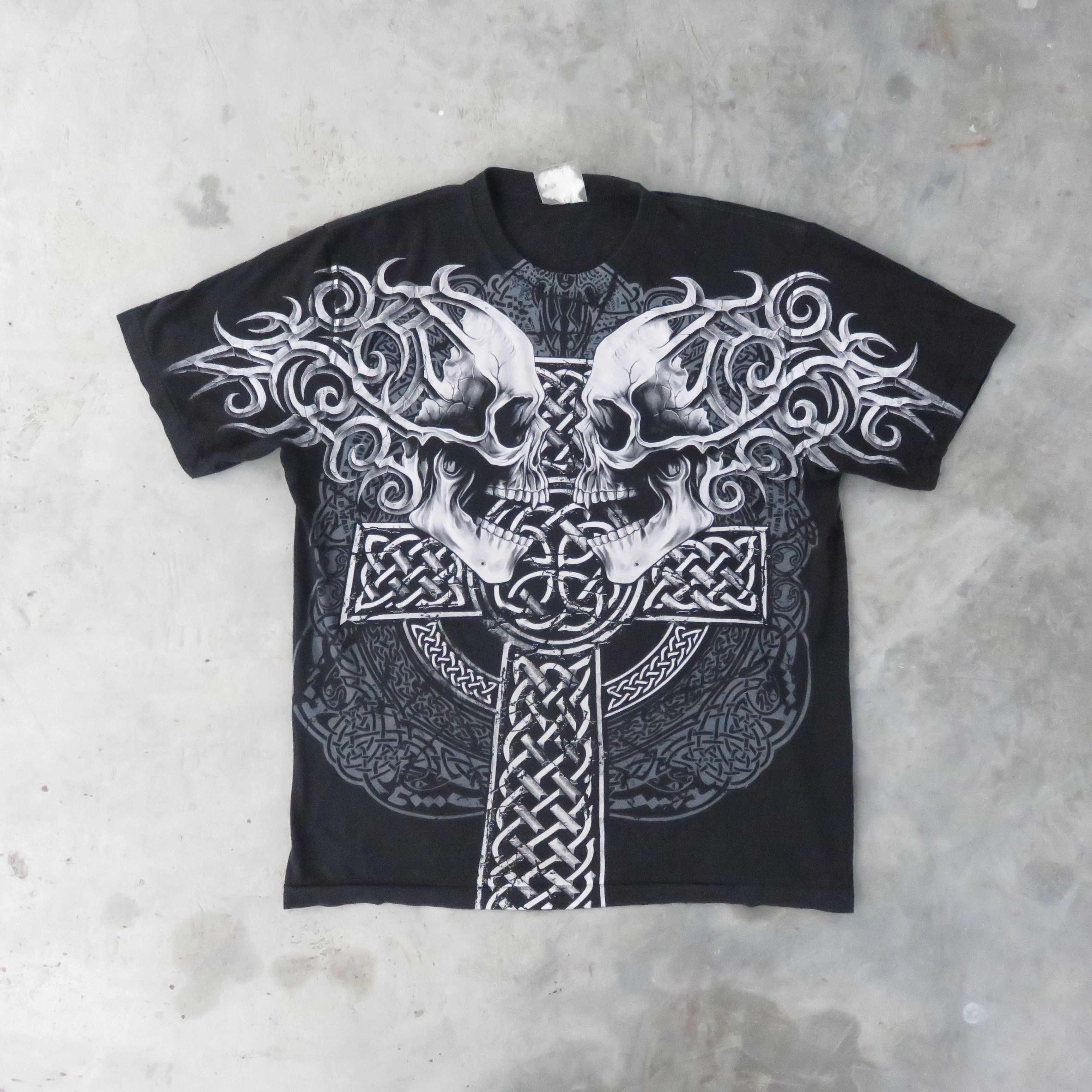 Vintage Vintage 90's Skull Fullprint Single Stitch Tee Shirt Size US L / EU 52-54 / 3 - 1 Thumbnail