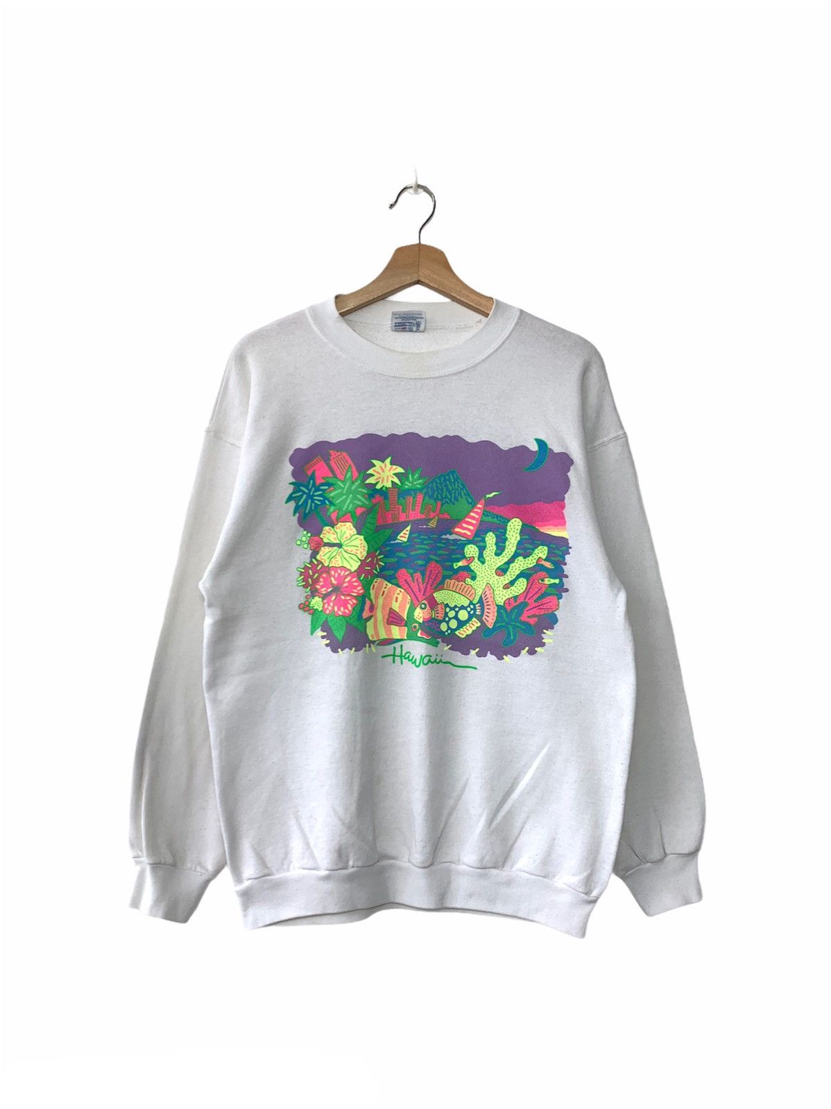 Vintage Vintage Hawaii White Crewneck Sweatshirt Size US L / EU 52-54 / 3 - 1 Thumbnail