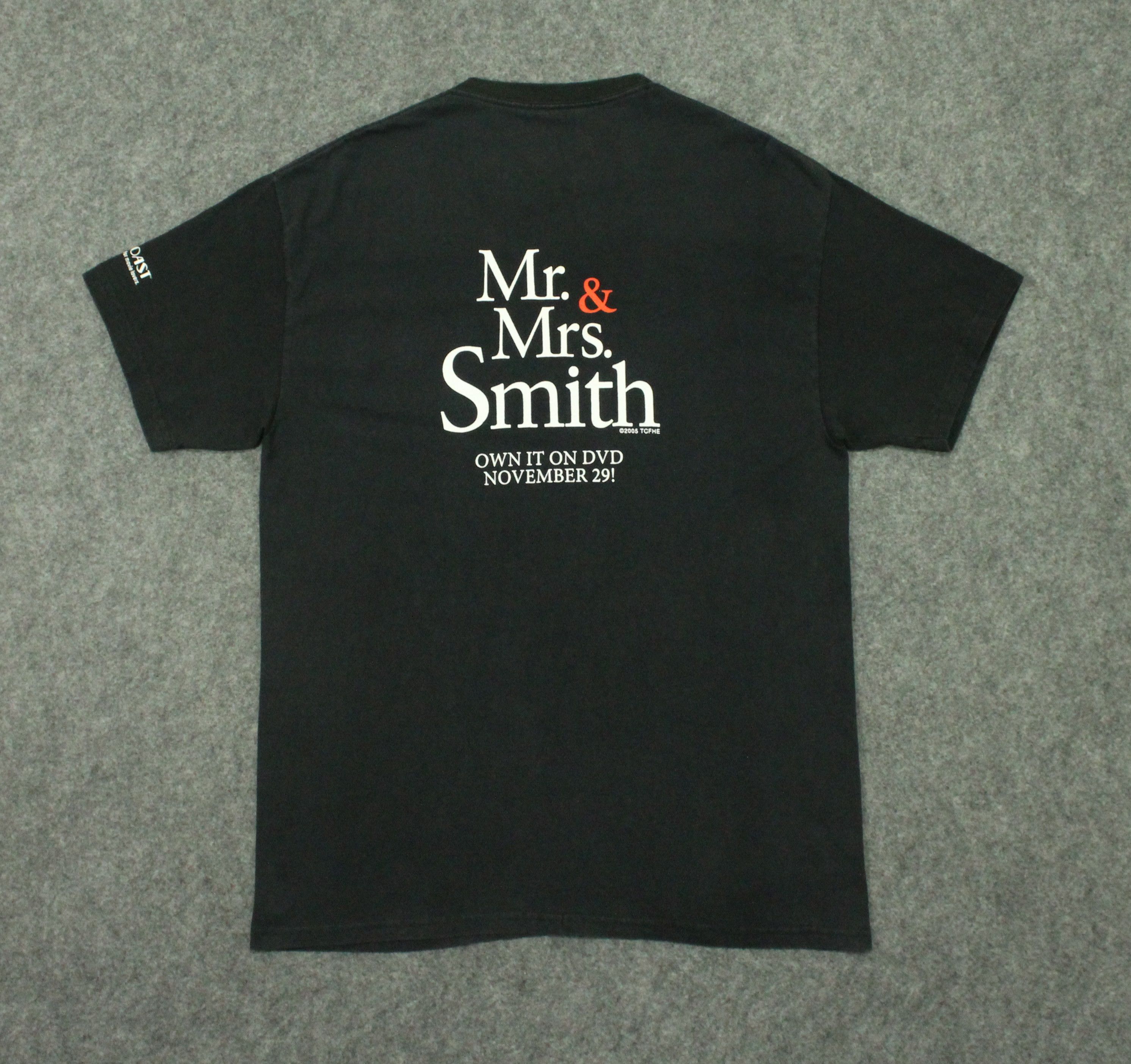 Vintage Vintage Mr. & Mrs. Smith T Shirt Size US L / EU 52-54 / 3 - 10 Thumbnail