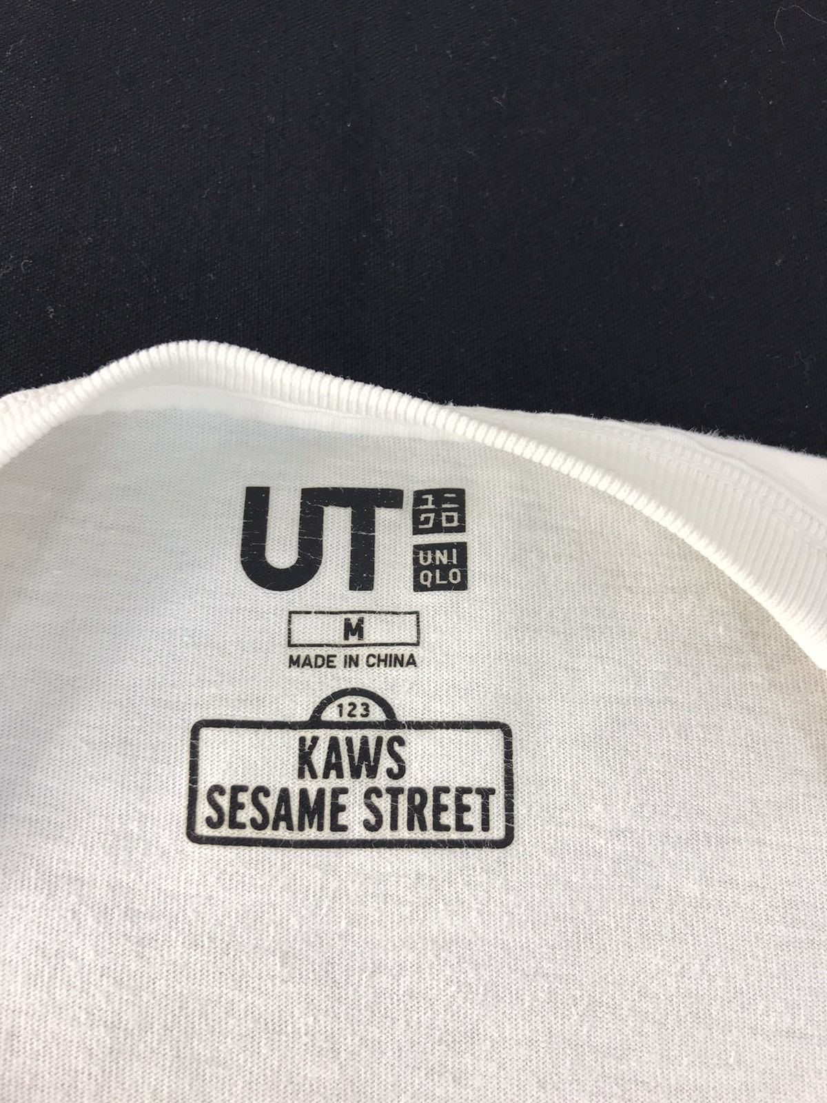 Japanese Brand × Kaws Cartoon Network Kaws Sesame Street Monster Eat Cookies Logo Size US M / EU 48-50 / 2 - 5 Thumbnail
