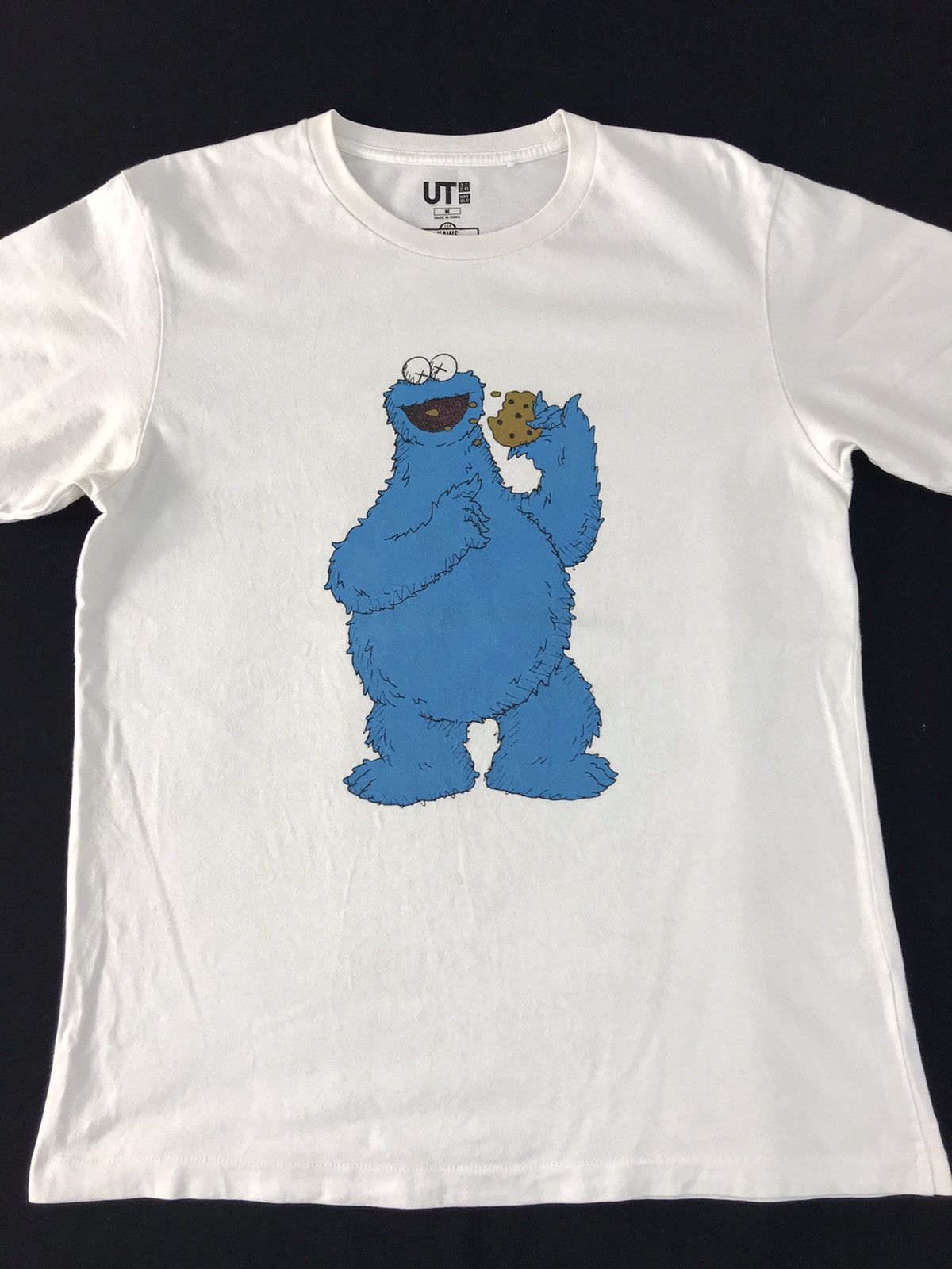 Japanese Brand × Kaws Cartoon Network Kaws Sesame Street Monster Eat Cookies Logo Size US M / EU 48-50 / 2 - 3 Thumbnail