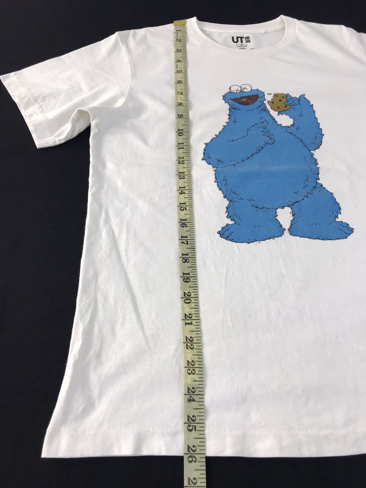 Japanese Brand × Kaws Cartoon Network Kaws Sesame Street Monster Eat Cookies Logo Size US M / EU 48-50 / 2 - 9 Thumbnail