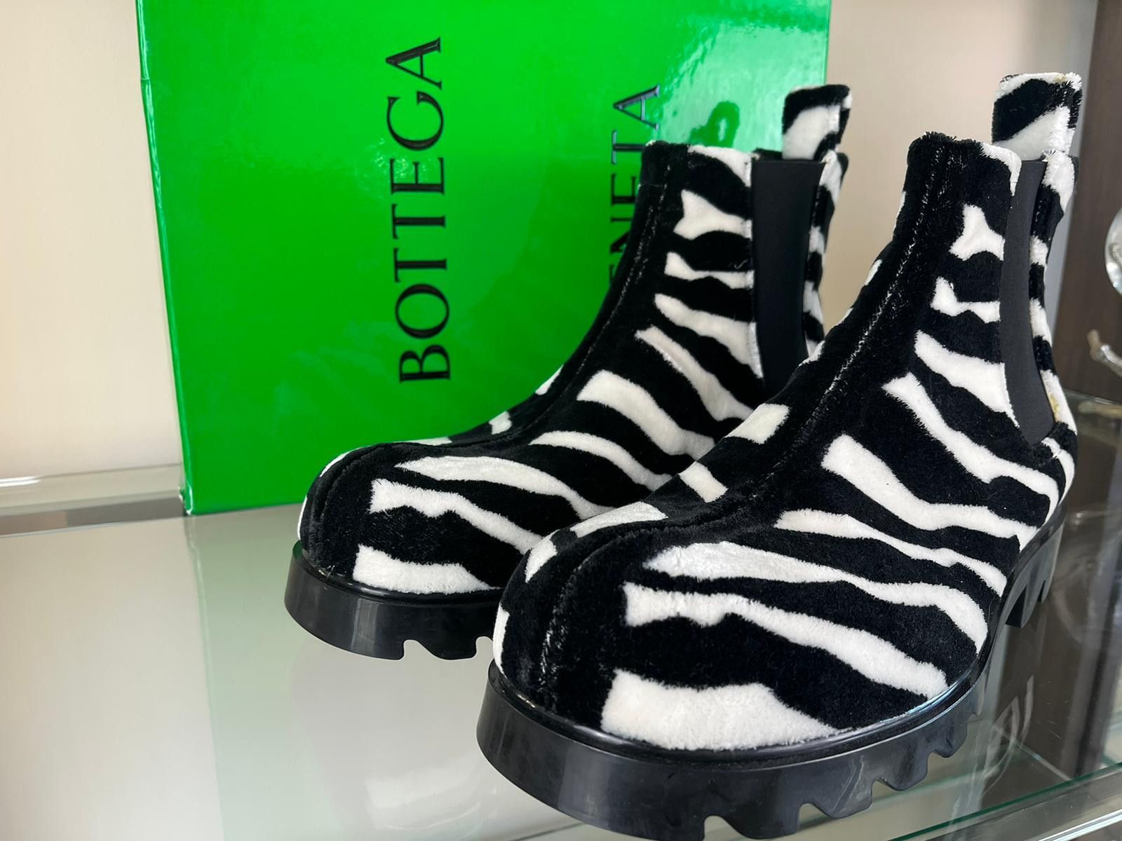Bottega Veneta o1rshd1 Pony Hair Zebra Boots in Black & White Size US 10 / EU 43 - 3 Thumbnail