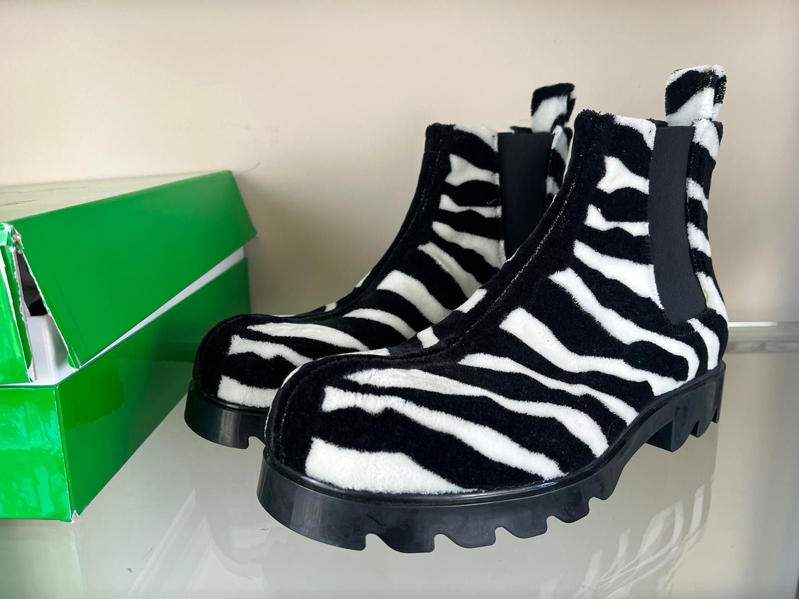 Bottega Veneta o1rshd1 Pony Hair Zebra Boots in Black & White Size US 10 / EU 43 - 11 Thumbnail