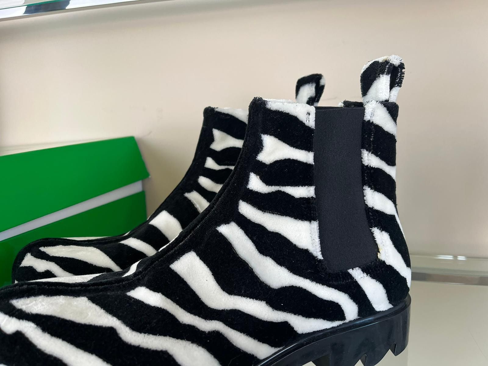 Bottega Veneta o1rshd1 Pony Hair Zebra Boots in Black & White Size US 10 / EU 43 - 10 Thumbnail