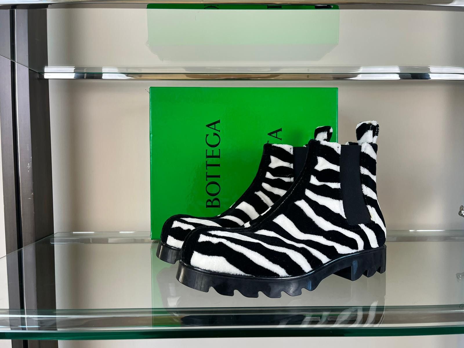 Bottega Veneta o1rshd1 Pony Hair Zebra Boots in Black & White Size US 10 / EU 43 - 4 Thumbnail