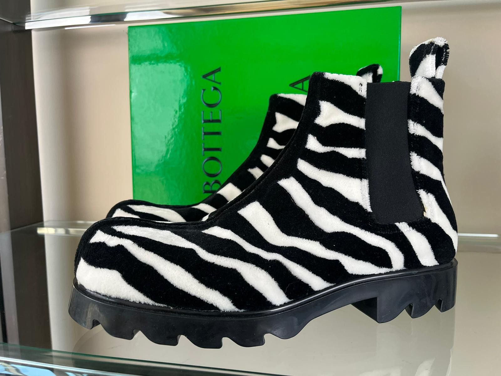 Bottega Veneta o1rshd1 Pony Hair Zebra Boots in Black & White Size US 10 / EU 43 - 1 Thumbnail