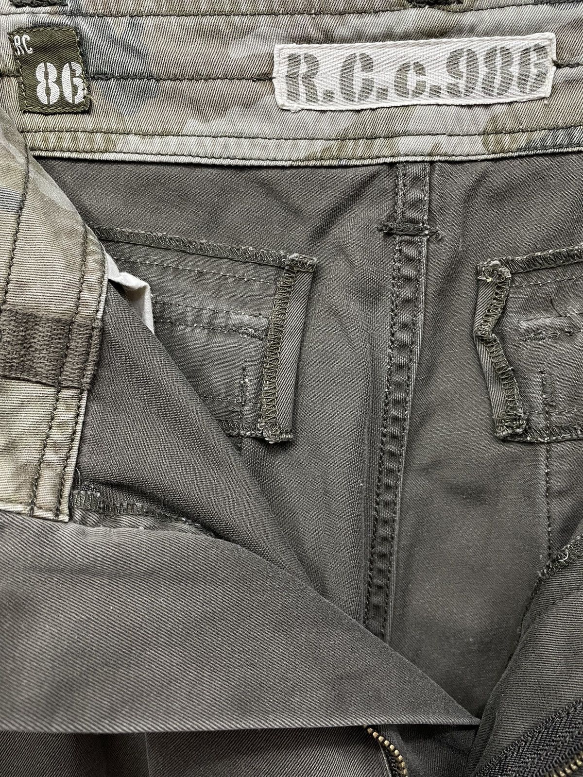 Japanese Brand FYE! REALCRUSH CLOTHING Big Box Pocket Baggy Cargo Size US 32 / EU 48 - 4 Thumbnail
