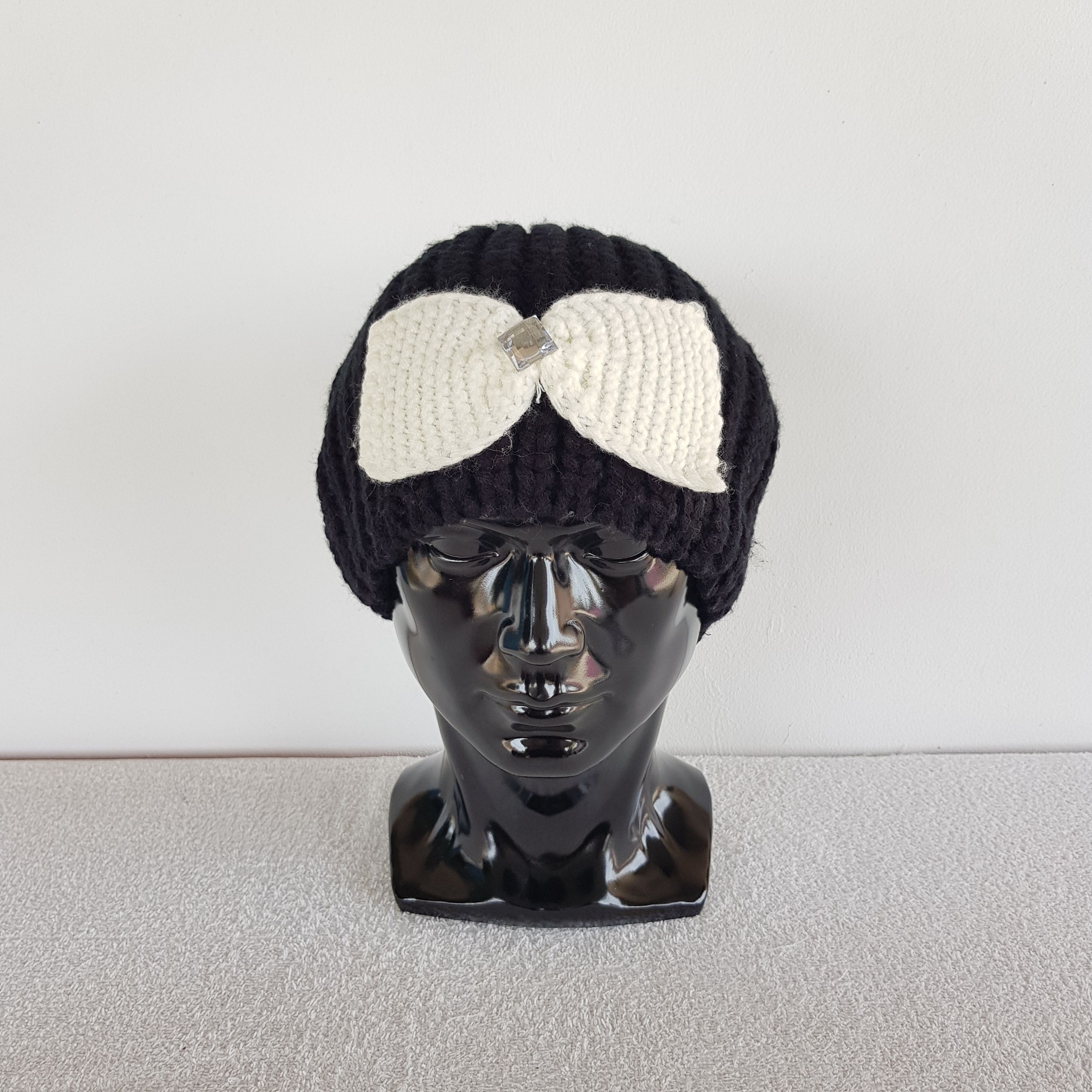 Japanese Brand × Vintage Vintage Japanese Bowtie Beanie Snow Cap Knitted Hats Size ONE SIZE - 2 Thumbnail