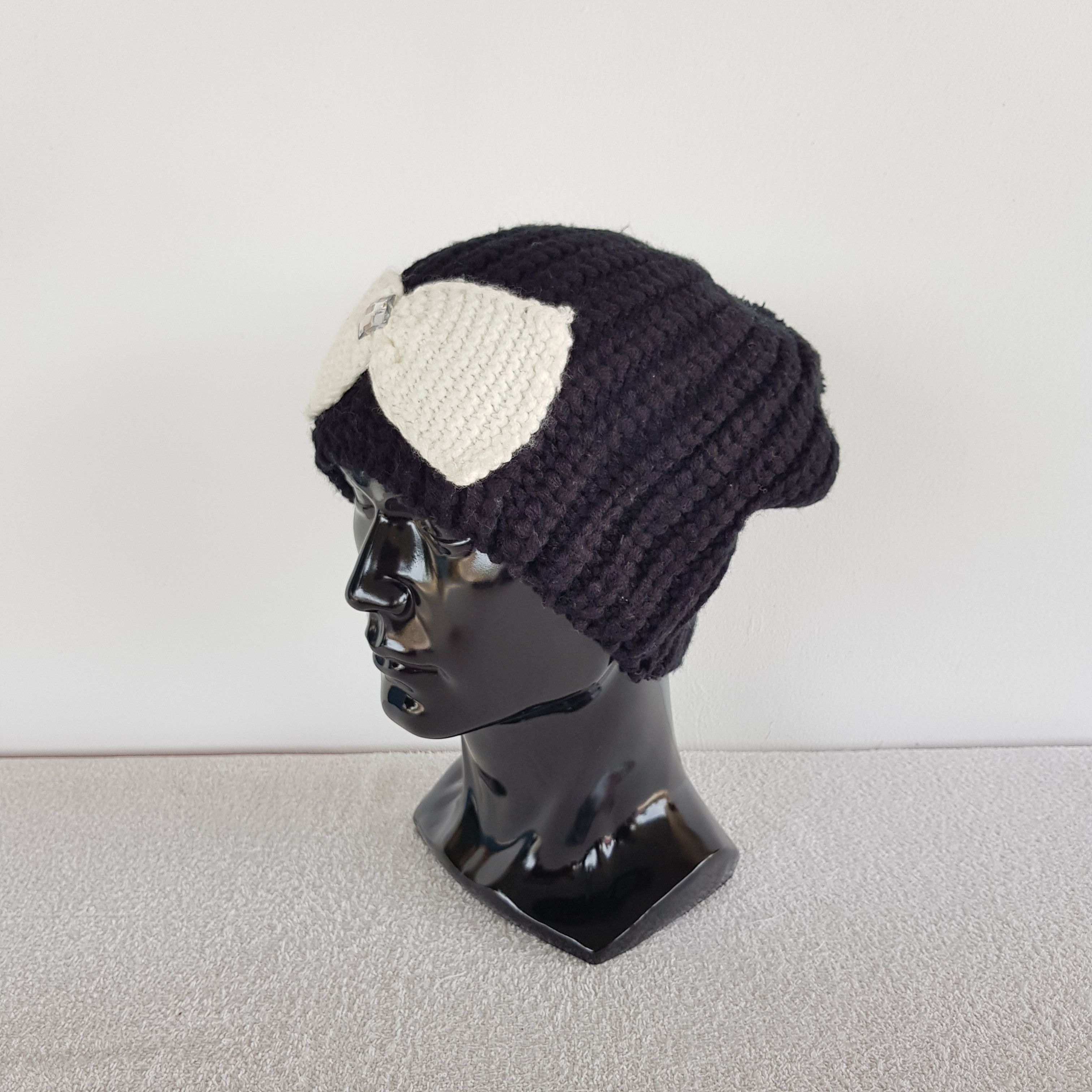 Japanese Brand × Vintage Vintage Japanese Bowtie Beanie Snow Cap Knitted Hats Size ONE SIZE - 1 Thumbnail