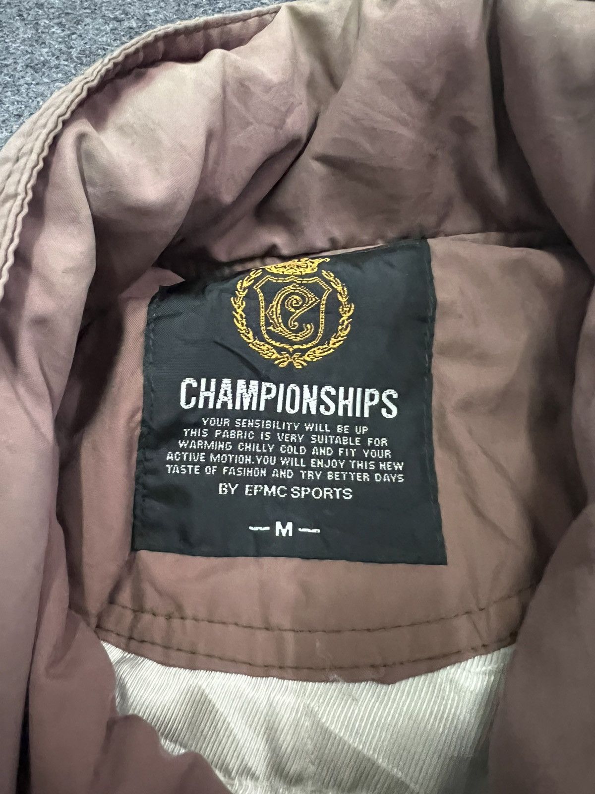 Vintage Vintage Thrashed Sun Faded Championship Bomber Jacket Size US M / EU 48-50 / 2 - 8 Thumbnail