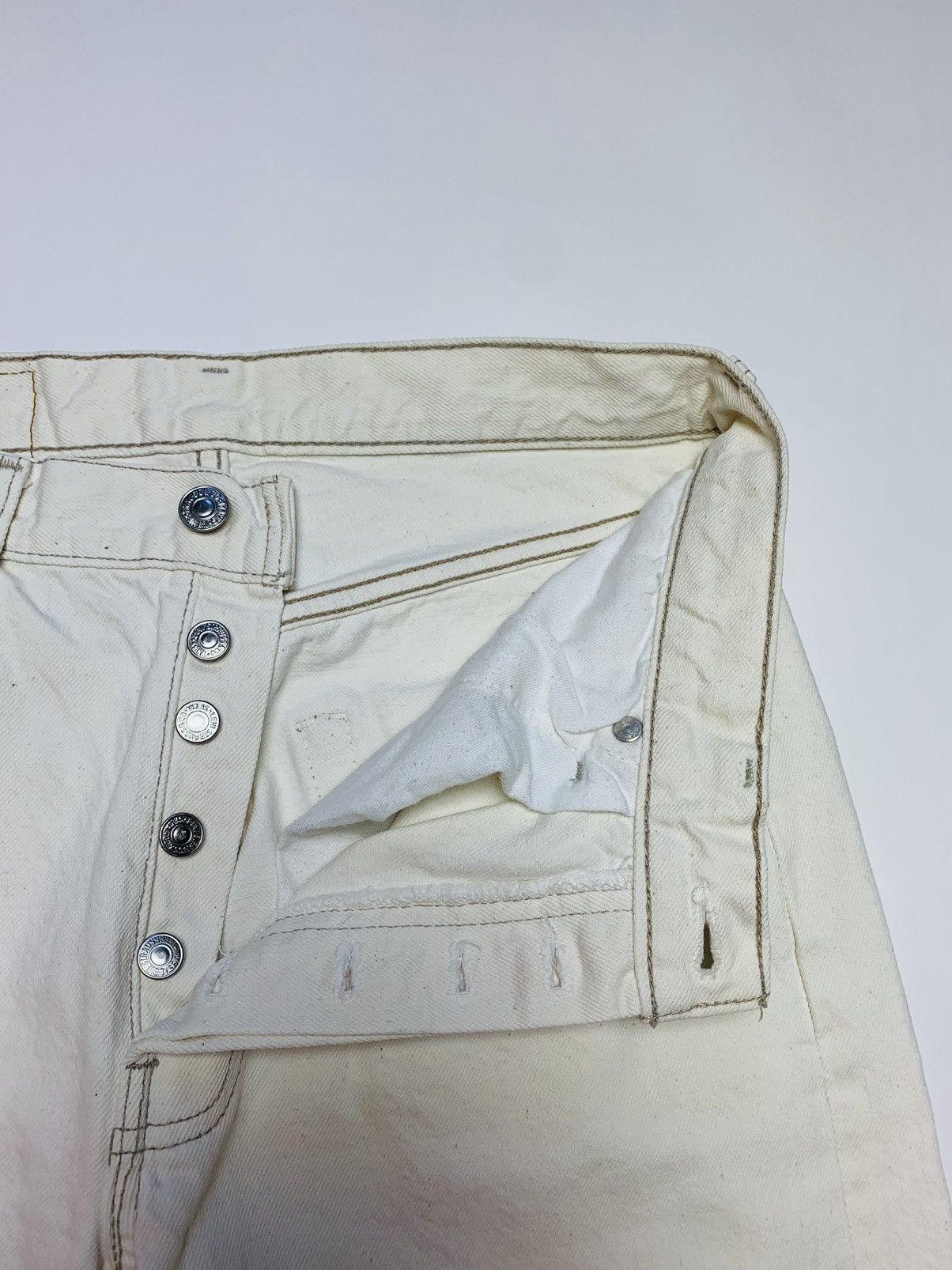 Levi's × Levi's Vintage Clothing × Vintage Levi’s 501 Button Fly Made in USA Cream Jeans Vintage Size US 31 - 7 Thumbnail