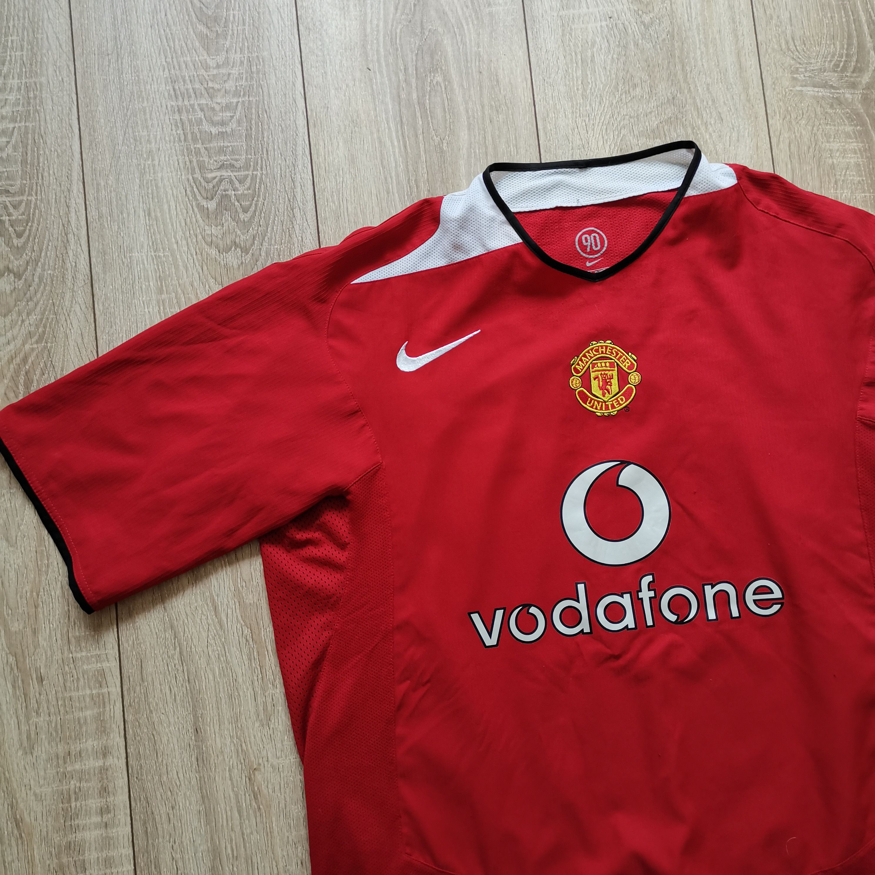 image of Manchester United 2004 2006 Home Soccer Jersey Shirt in Red, Men's (Size XL)