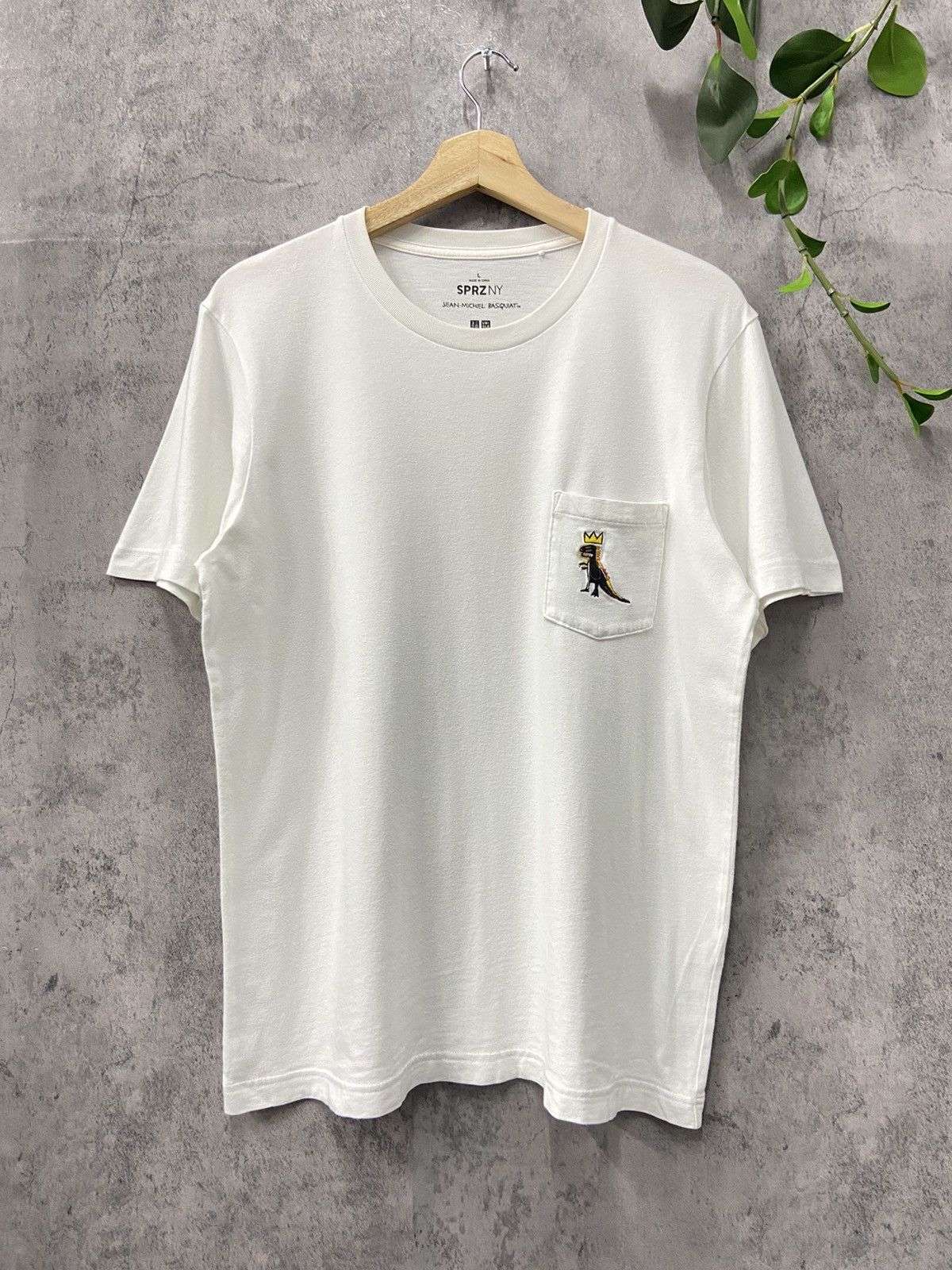 Jean-Michel Basquiat Jean Michel Basquiat Uniqlo Pocket Tee Size US M / EU 48-50 / 2 - 1 Thumbnail