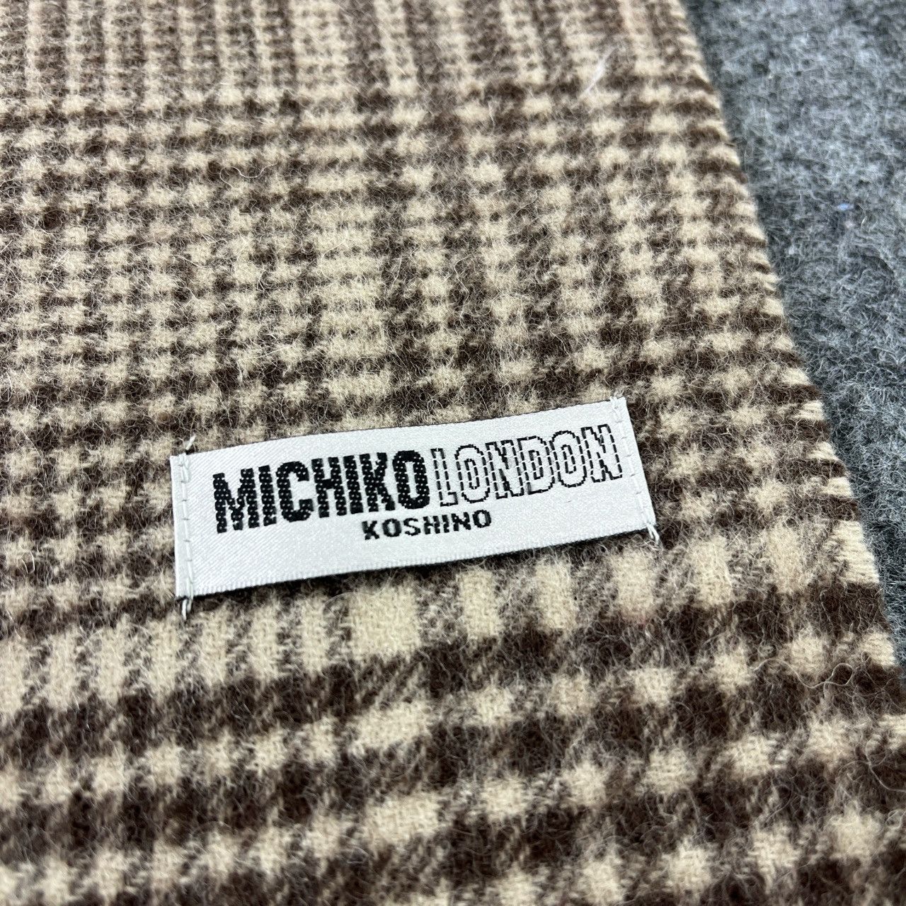 Japanese Brand × Michiko Koshino London × Vintage Michiko London Koshino Scarf / Muffler / Neckwear T421 Size ONE SIZE - 8 Thumbnail