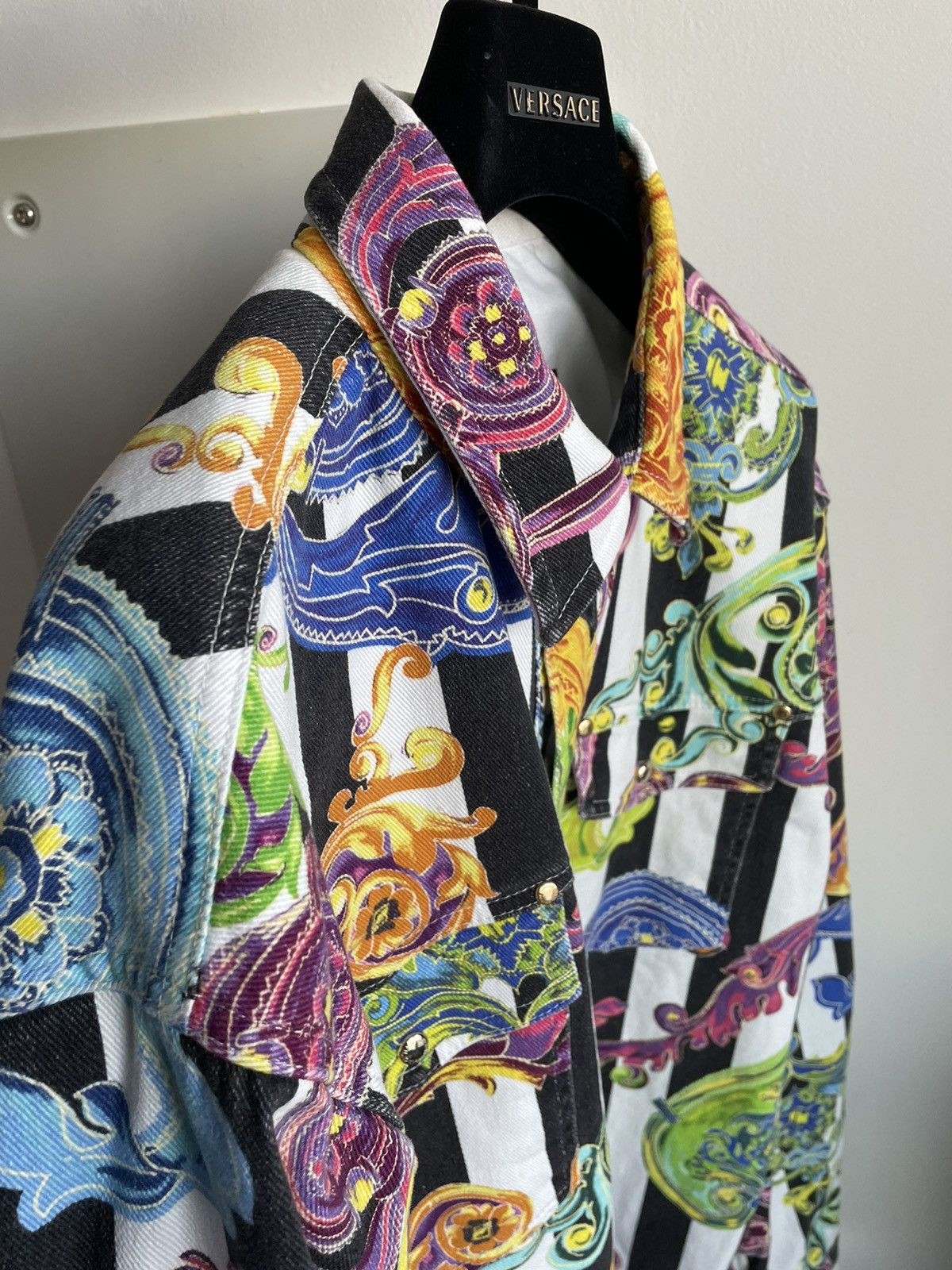 Versace × Versace Jeans Couture × Versus Versace Rare Brand NEW Runway Iconic Versace Print Denim Jacket Size US XL / EU 56 / 4 - 15 Thumbnail