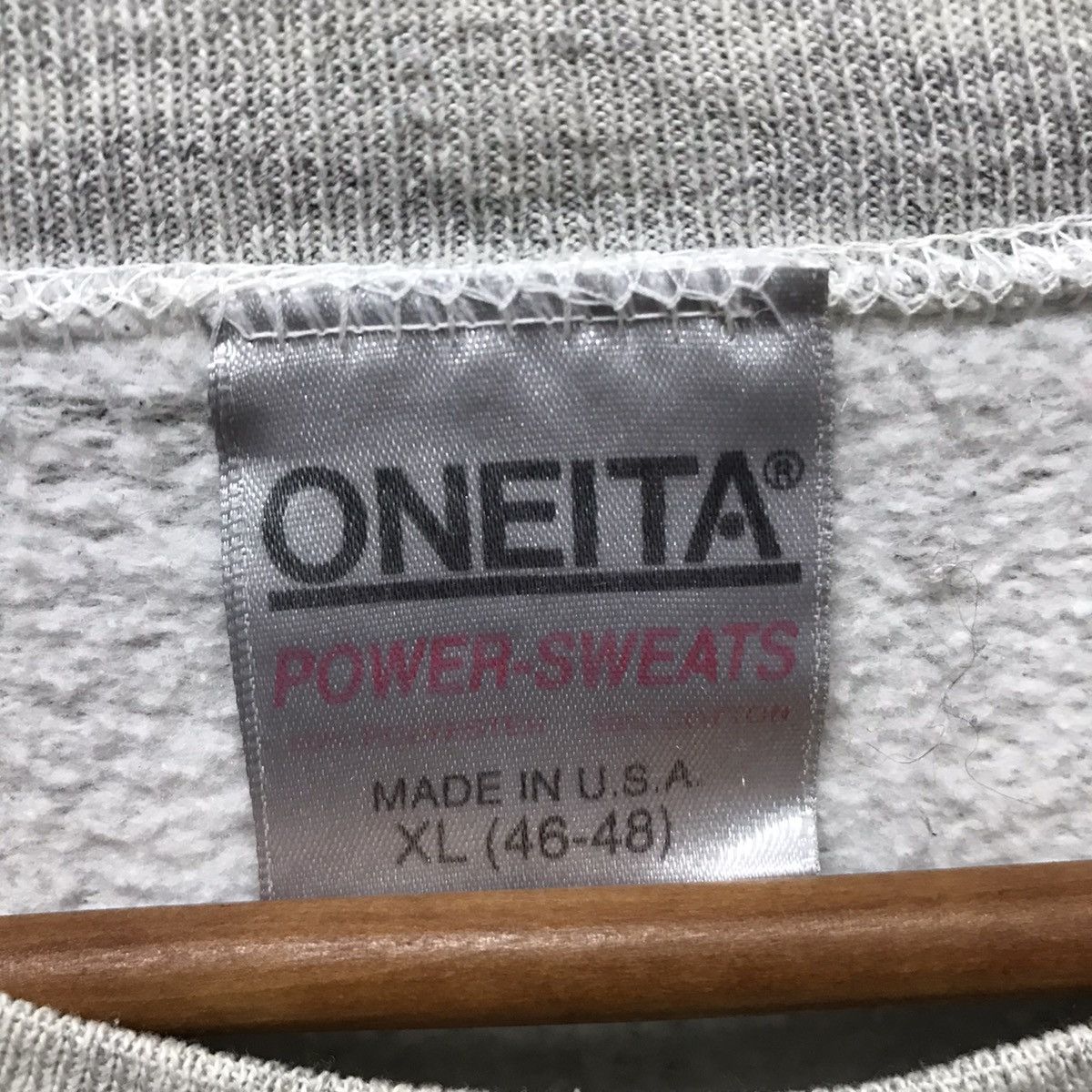 Vintage Vintage Oneita Sweatshirt Celtica Island Of The Barbarian Size US L / EU 52-54 / 3 - 5 Thumbnail
