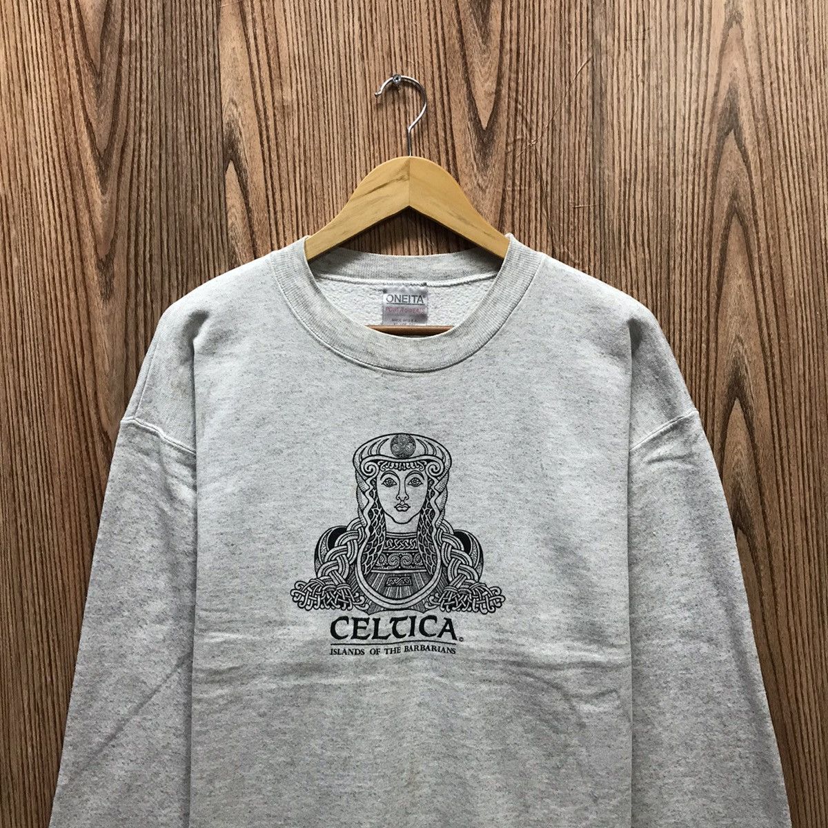 Vintage Vintage Oneita Sweatshirt Celtica Island Of The Barbarian Size US L / EU 52-54 / 3 - 2 Thumbnail