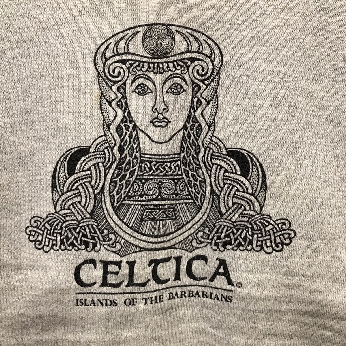 Vintage Vintage Oneita Sweatshirt Celtica Island Of The Barbarian Size US L / EU 52-54 / 3 - 3 Thumbnail