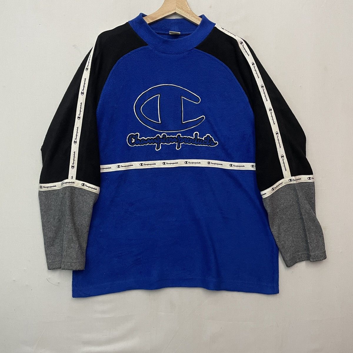 Vintage‼️ CHAMPION PRODUCT Spell Out Big Logo Sweater!!