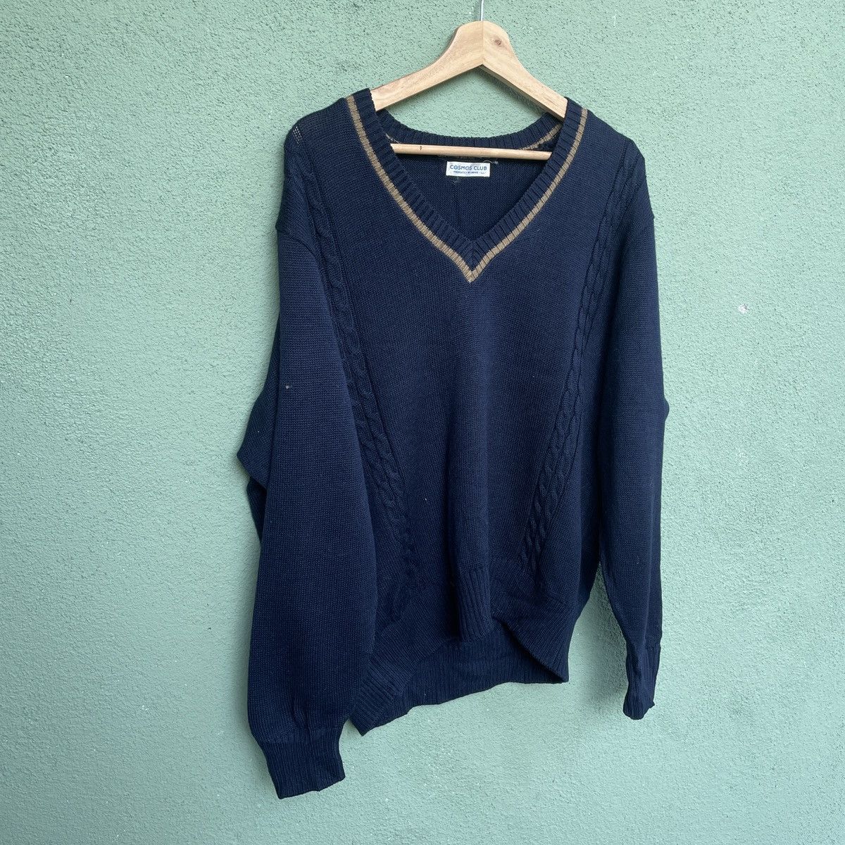 Aran Isles Knitwear Vintage COSMOS CLUB V Neck Knitwear Sweater Jumper!! Size US XL / EU 56 / 4 - 3 Thumbnail