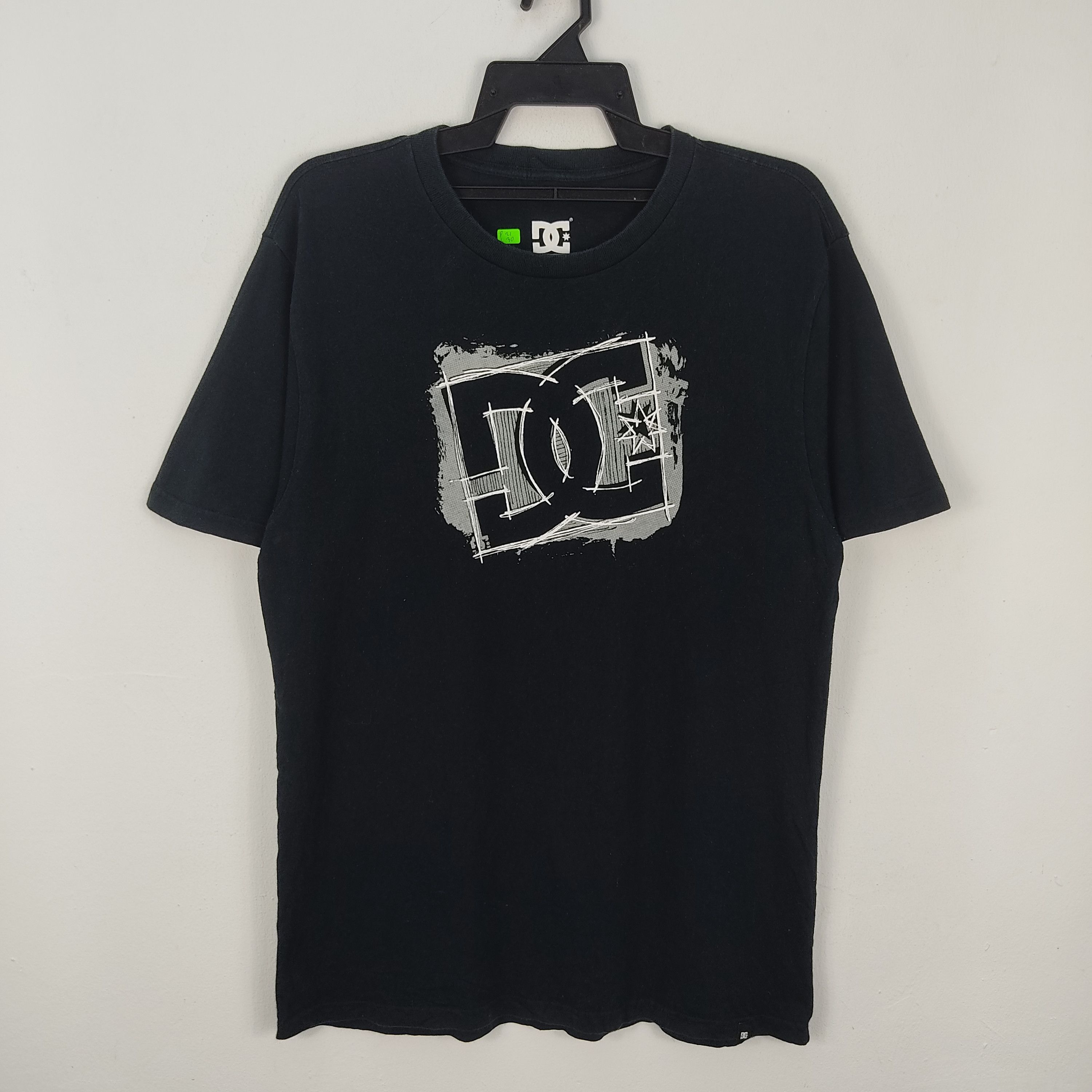 DC × Vintage Vintage Y2K Dc Shoes T-Shirt Size US L / EU 52-54 / 3 - 1 Thumbnail