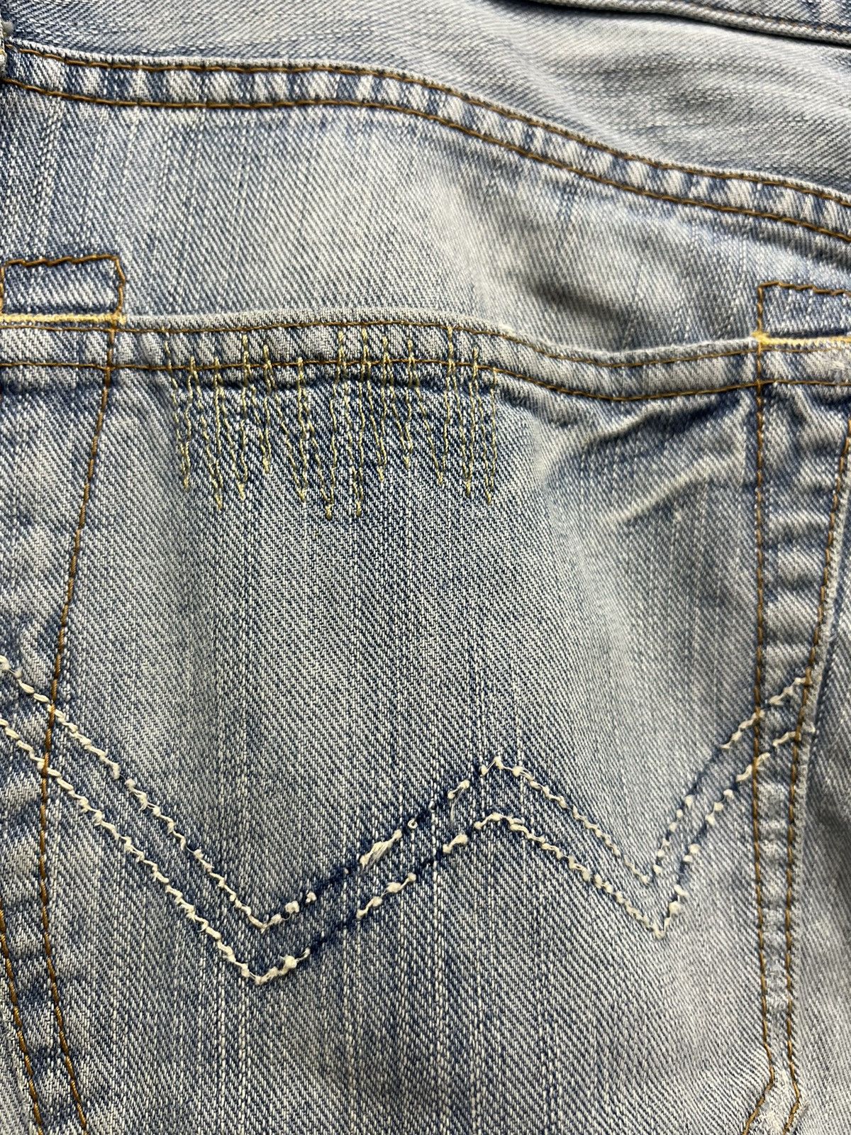 Edwin Vintage EXCLUSIVE EDWIN Distressed Worn Out Light Wash Denim Size US 34 / EU 50 - 13 Thumbnail
