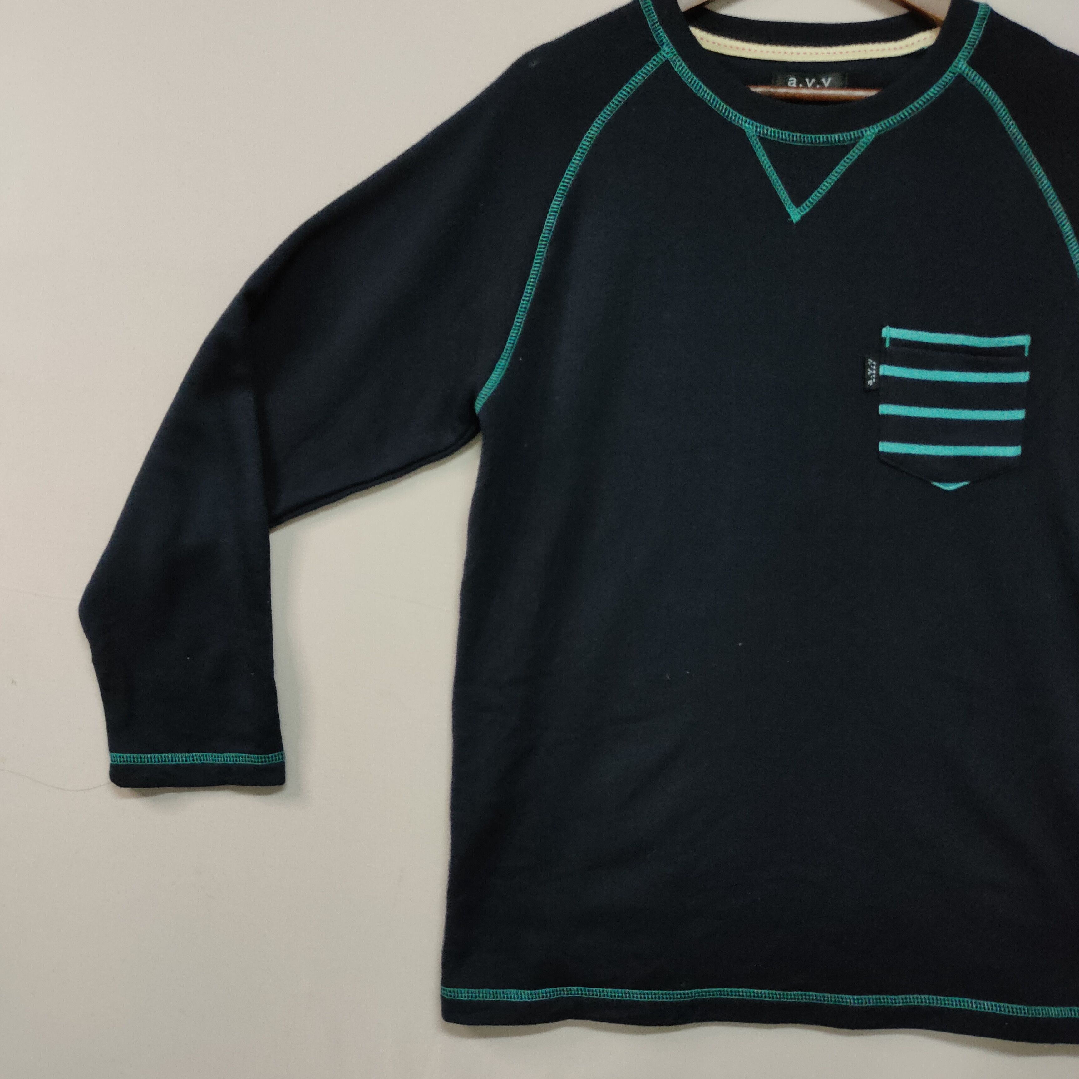 Japanese Brand A.V.V HOME EMBROIDERY SMALL LOGO SWEATSHRIT Size US M / EU 48-50 / 2 - 4 Thumbnail