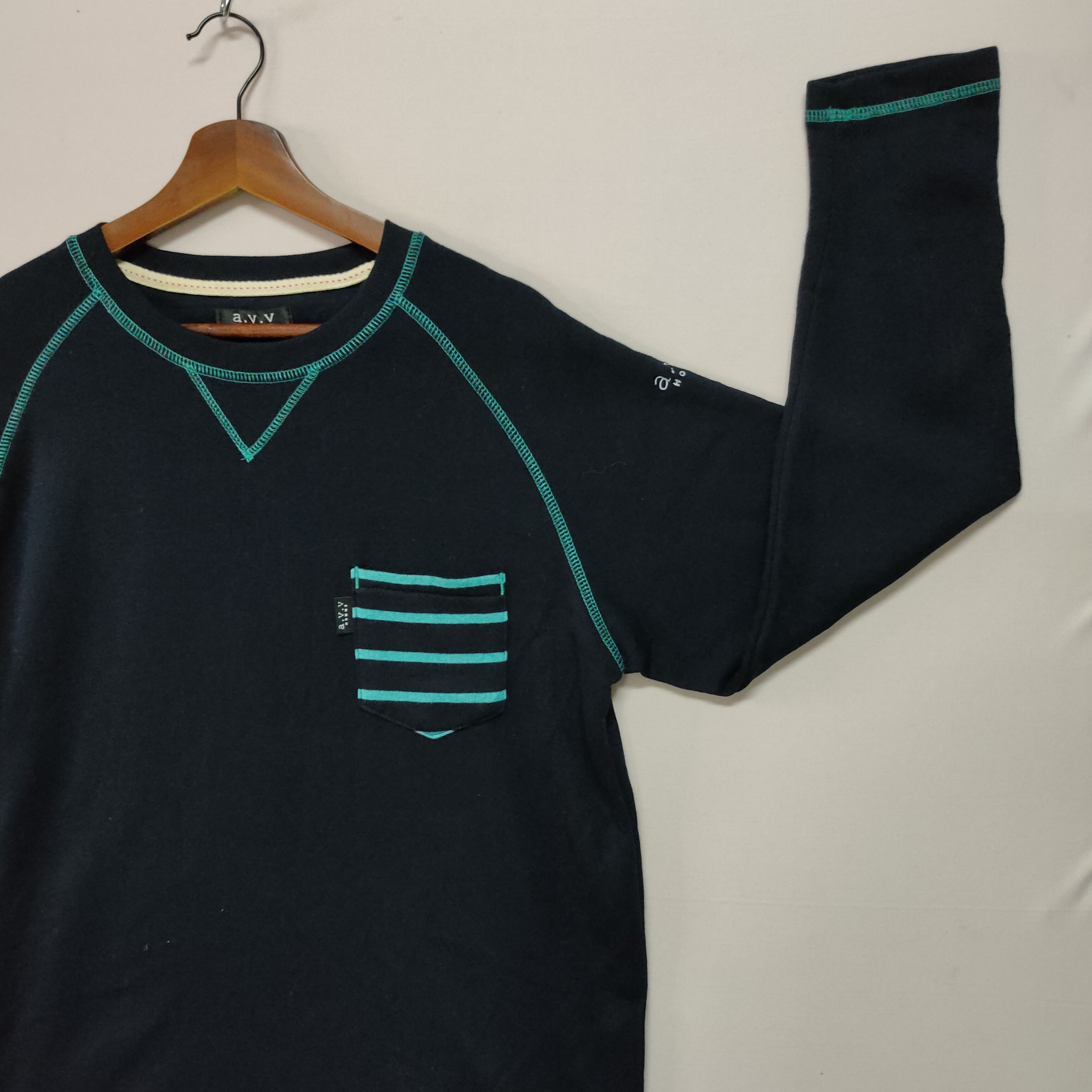 Japanese Brand A.V.V HOME EMBROIDERY SMALL LOGO SWEATSHRIT Size US M / EU 48-50 / 2 - 3 Thumbnail