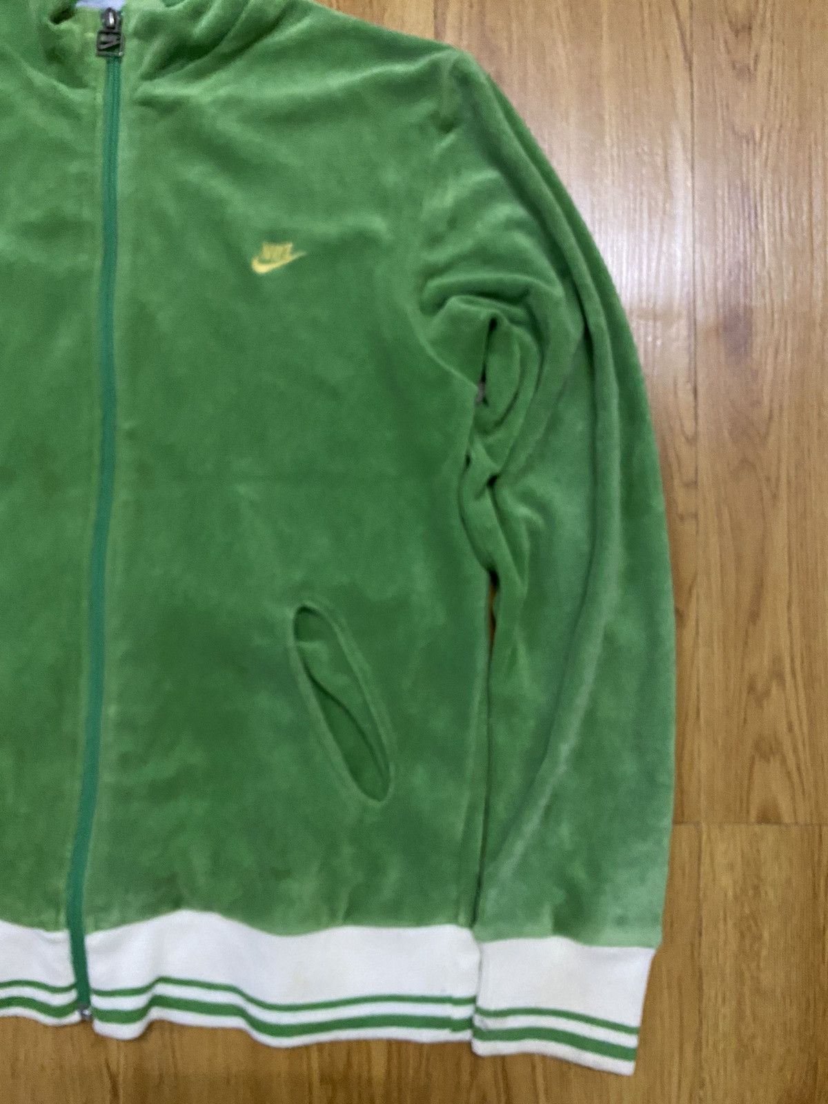 Nike Vintage Nike Swoosh Logo Corduroy Jacket Size L / US 10 / IT 46 - 3 Thumbnail