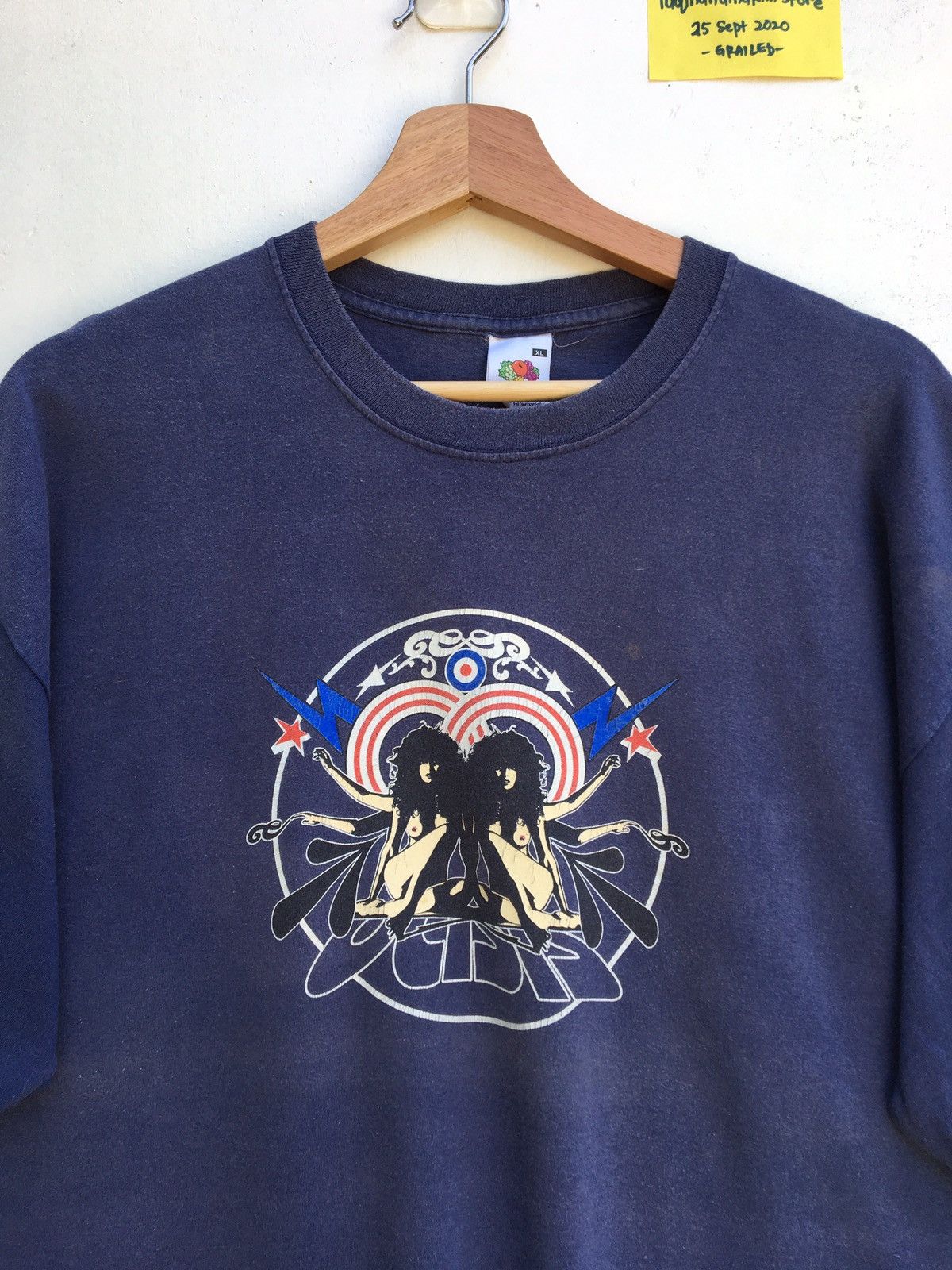 Band Tees Vintage Oasis Band Tee Fruit Of Loom Classic Naked Women Size ONE SIZE - 5 Thumbnail